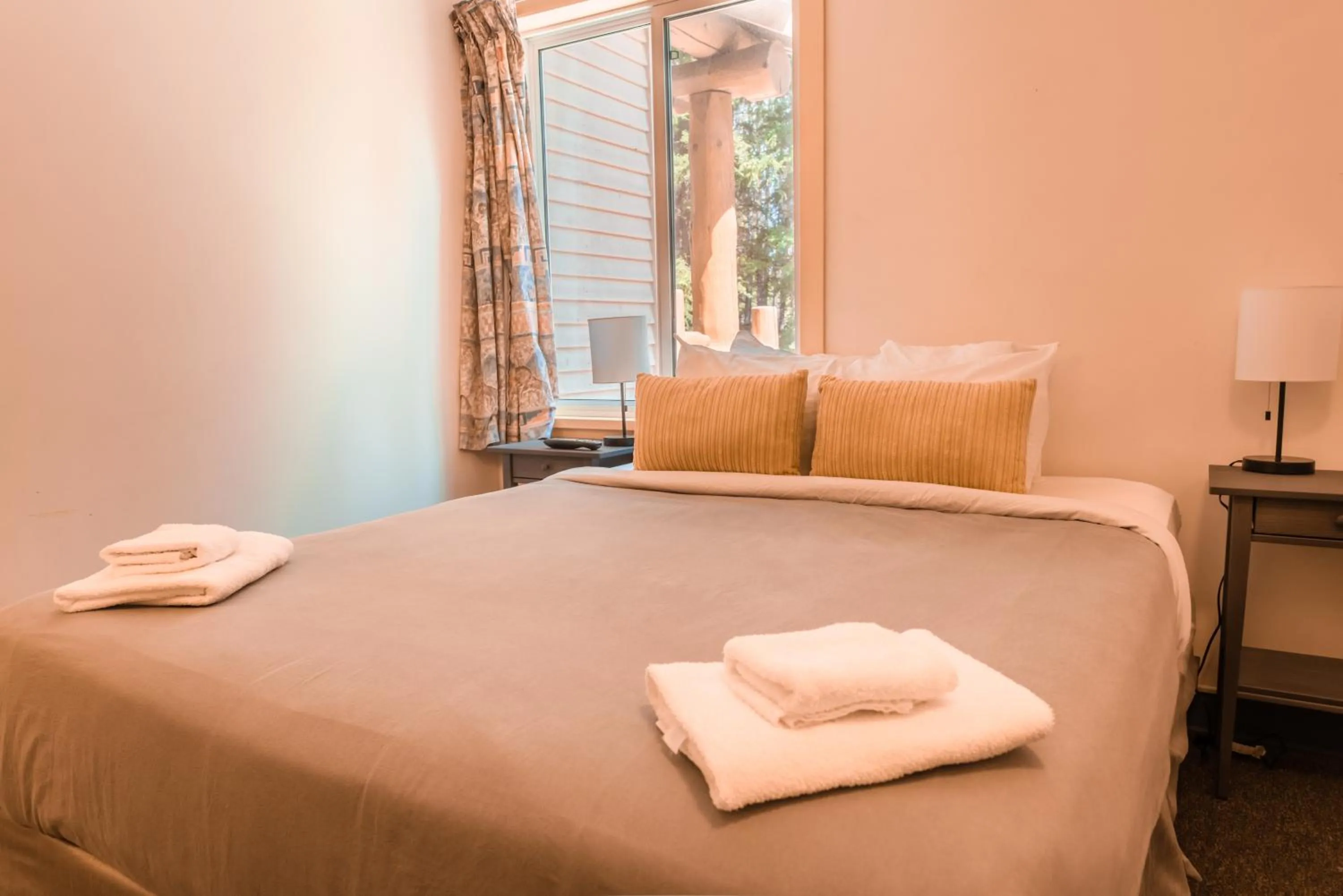 Bed in HI Banff Alpine Centre - Hostel