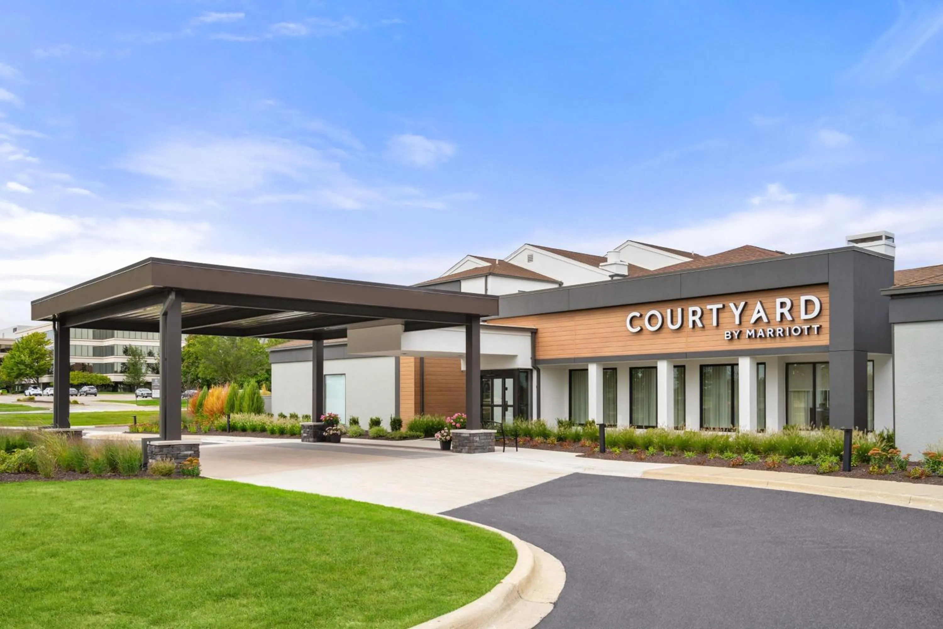 Property building in Courtyard by Marriott Detroit Livonia