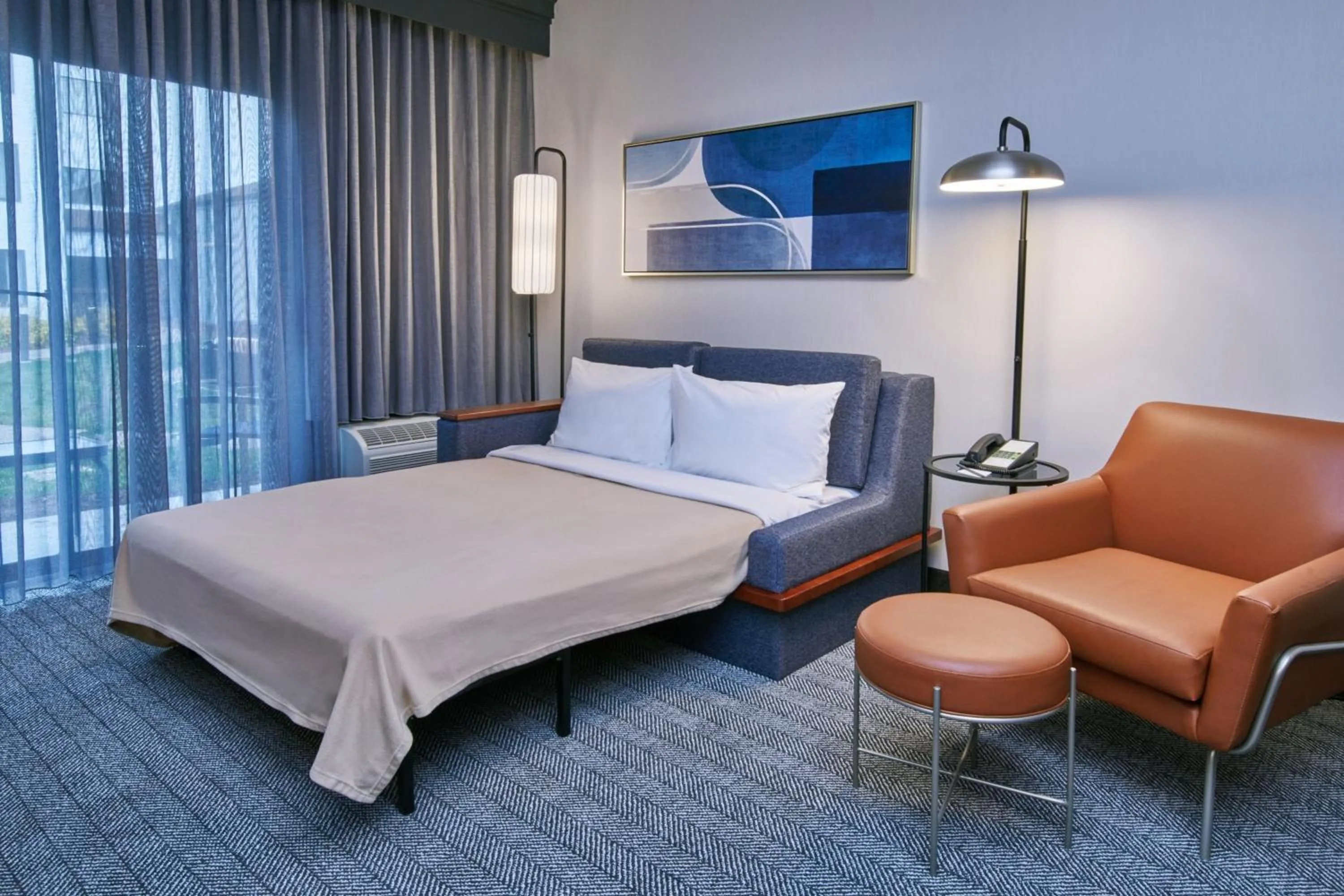 Photo of the whole room, Bed in Courtyard by Marriott Detroit Livonia