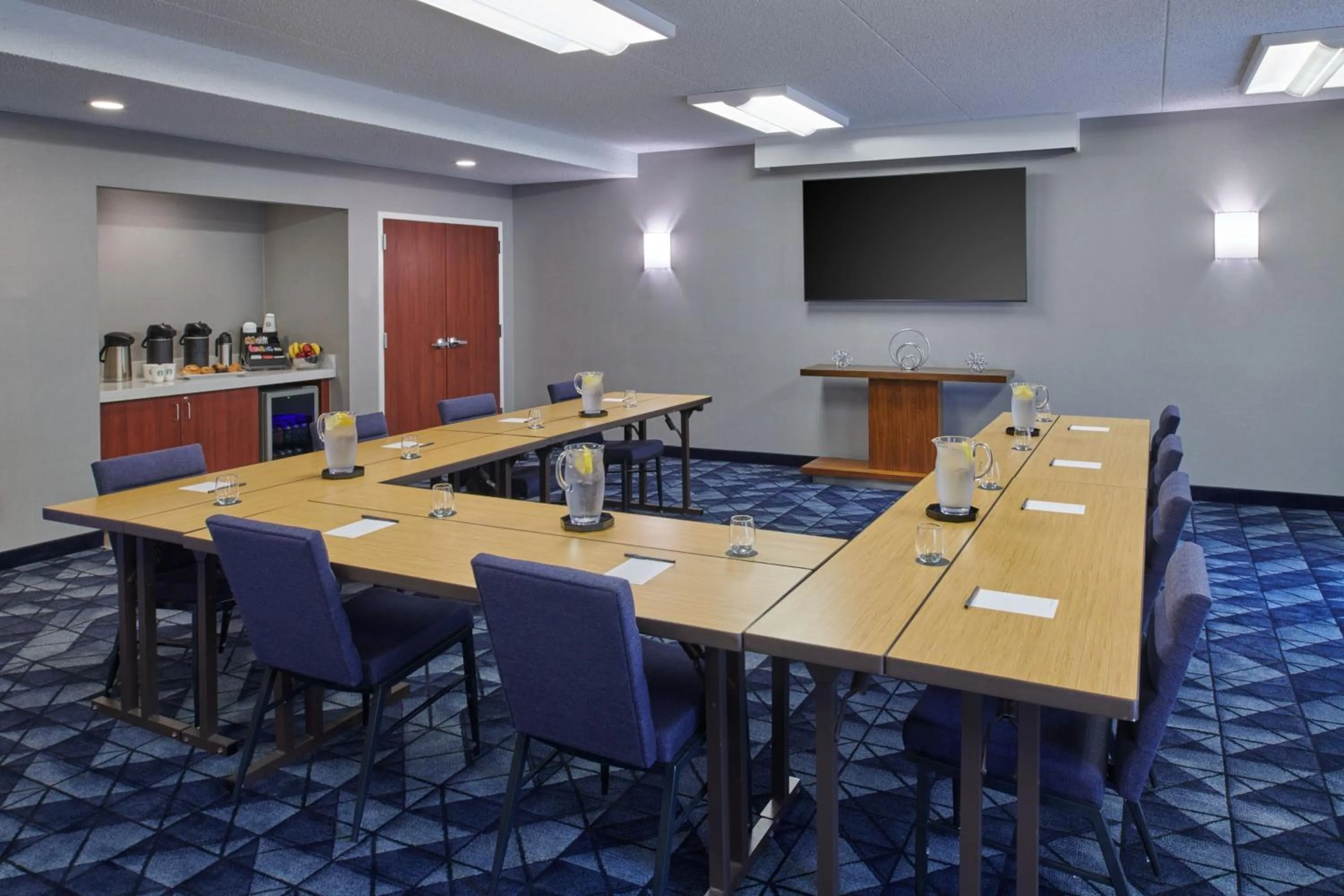 Meeting/conference room in Courtyard by Marriott Detroit Livonia