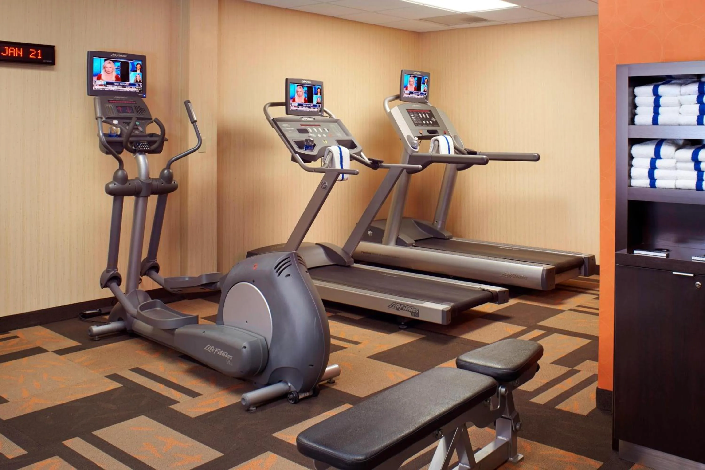 Fitness centre/facilities in Courtyard Dayton South Mall