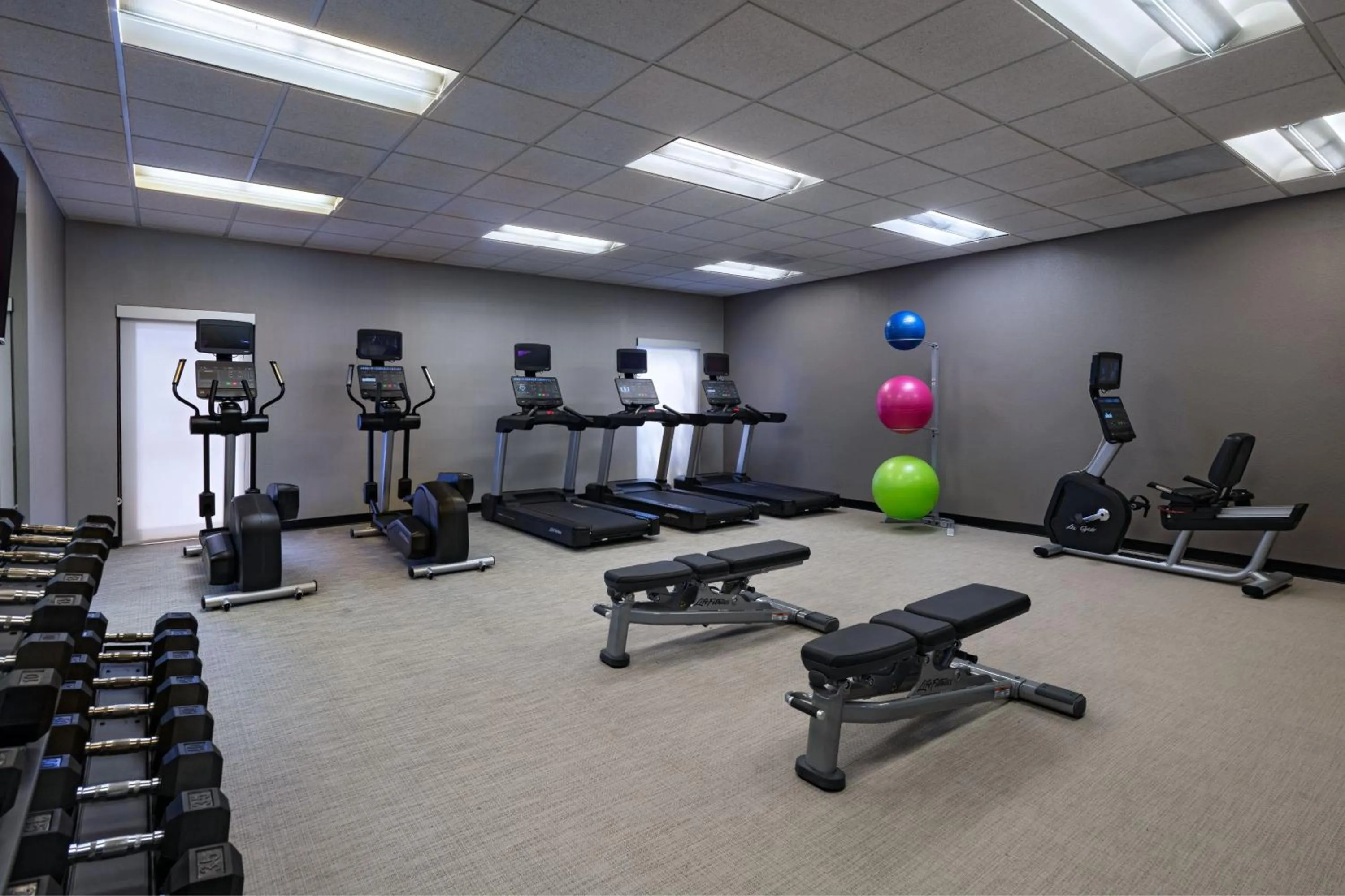 Fitness centre/facilities in Courtyard Fort Worth University Drive