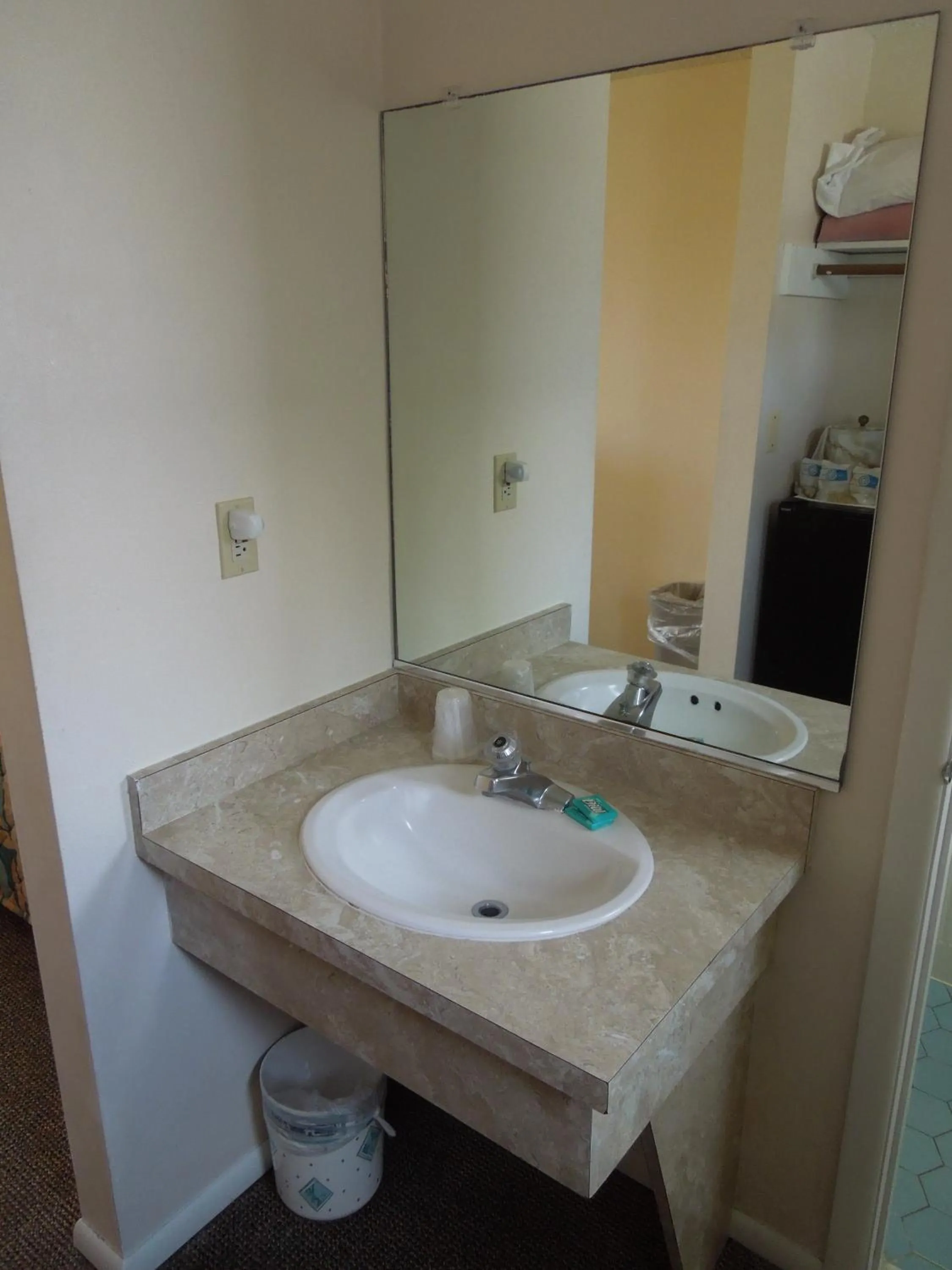 Bathroom in The Jetty Motel