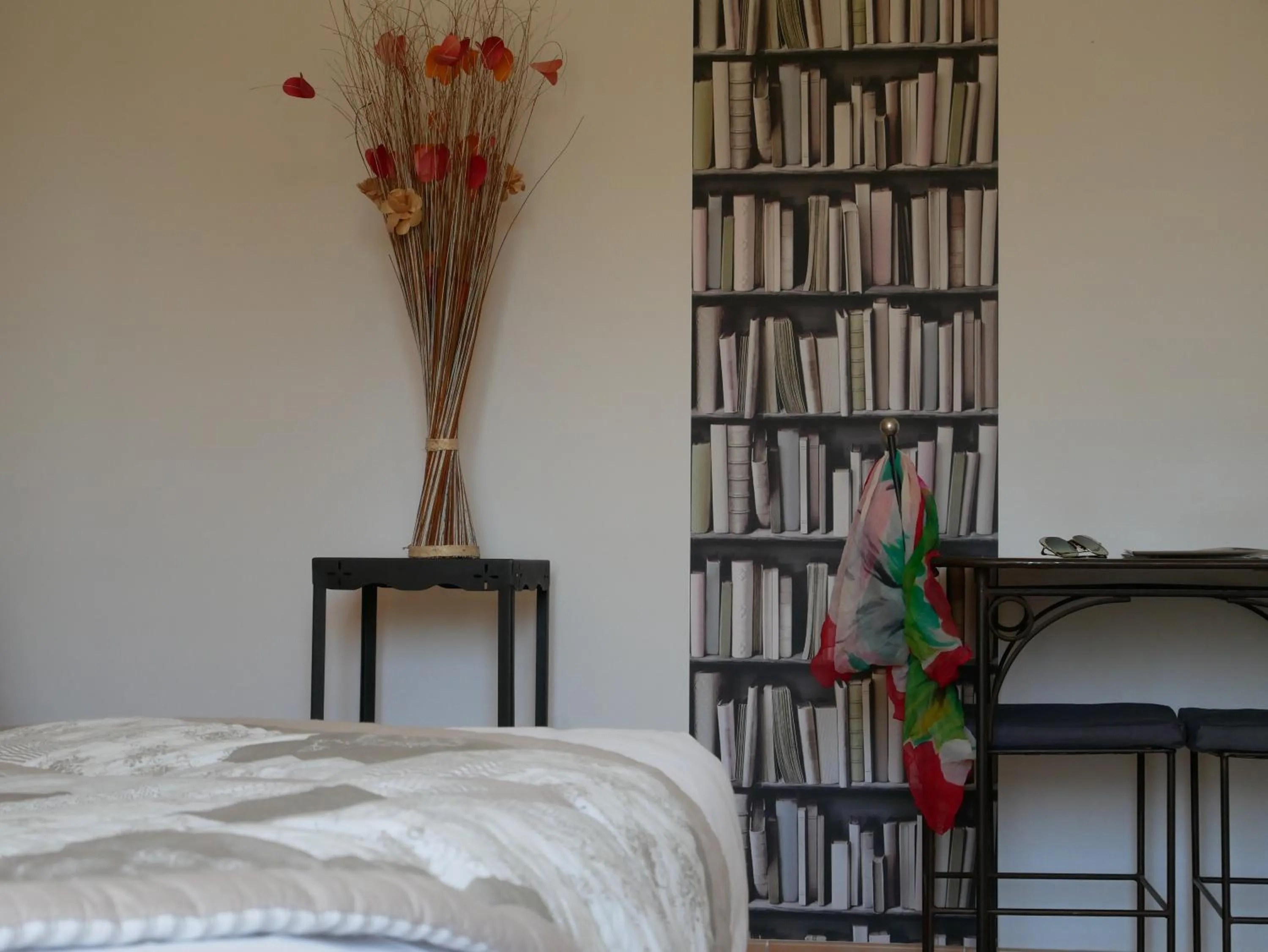 Decorative detail, Bed in Hotel Les Ambres
