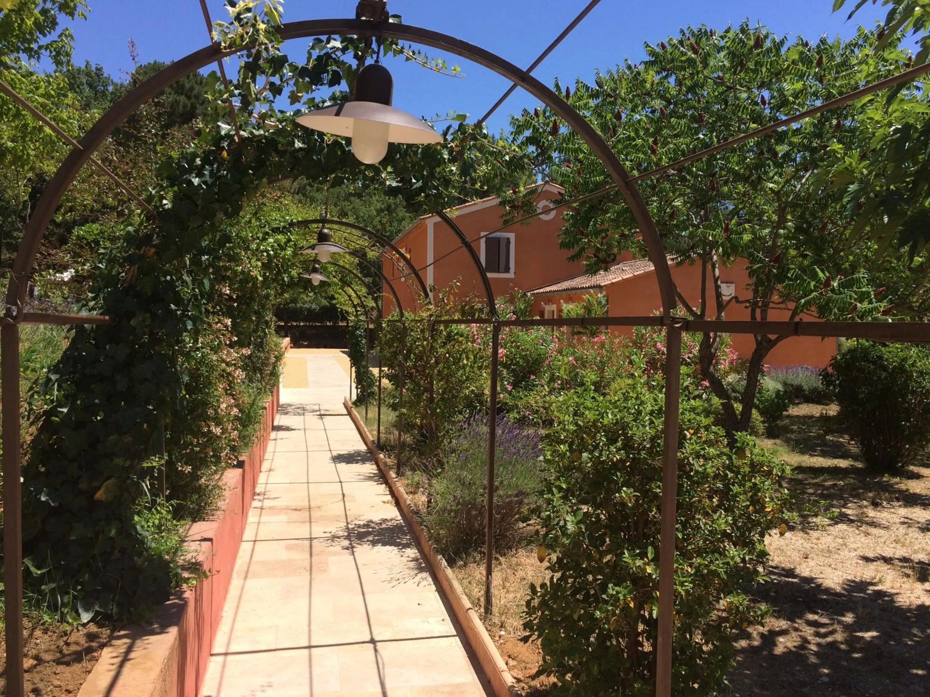 Garden in Hotel Les Ambres