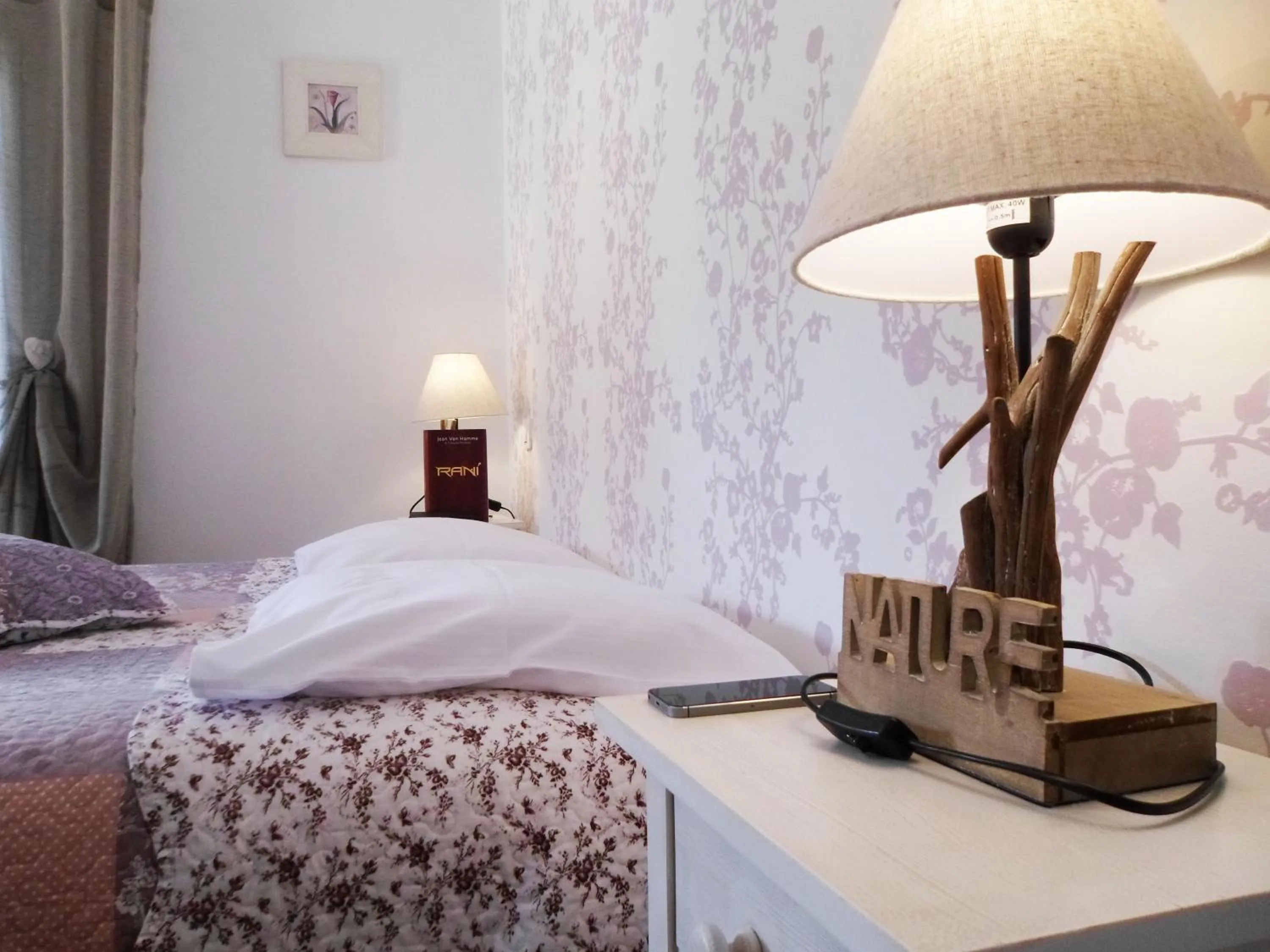 Decorative detail, Bed in Hotel Les Ambres