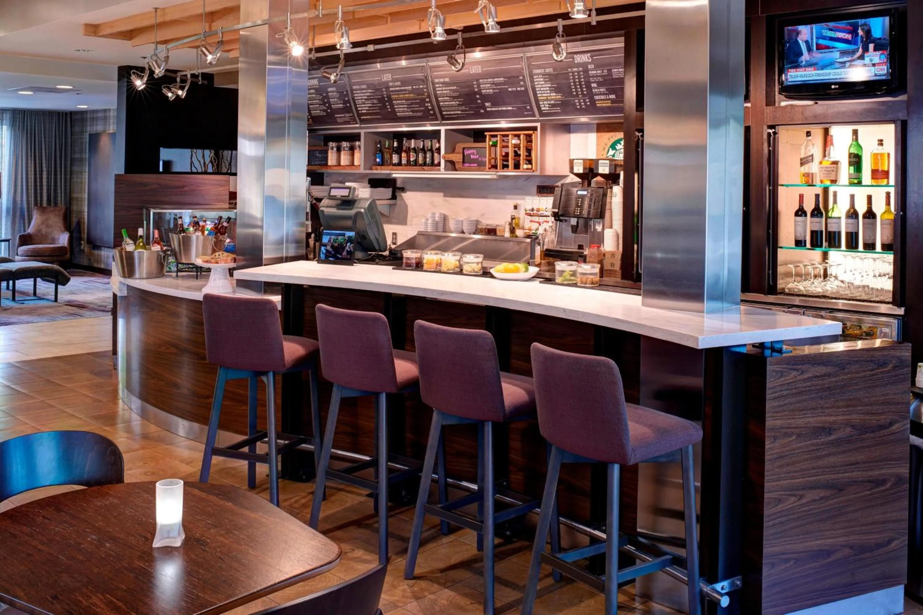 Breakfast in Courtyard Des Moines West/Clive