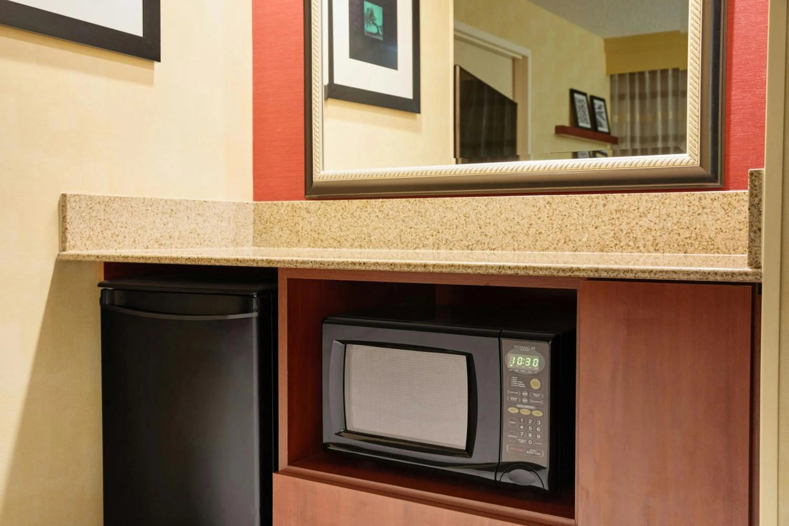 Lounge or bar in Courtyard Des Moines West/Clive