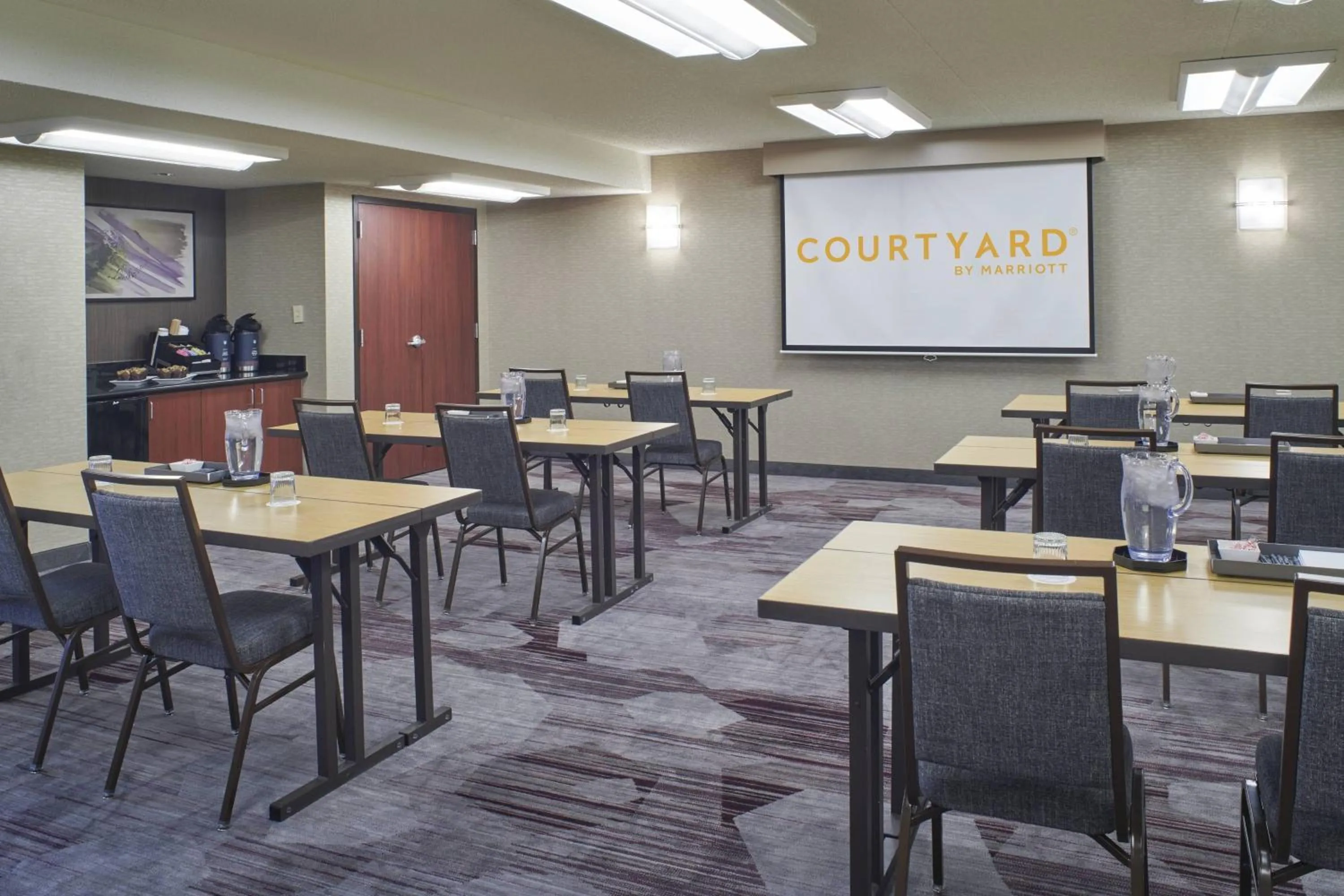Meeting/conference room in Courtyard by Marriott Detroit Troy