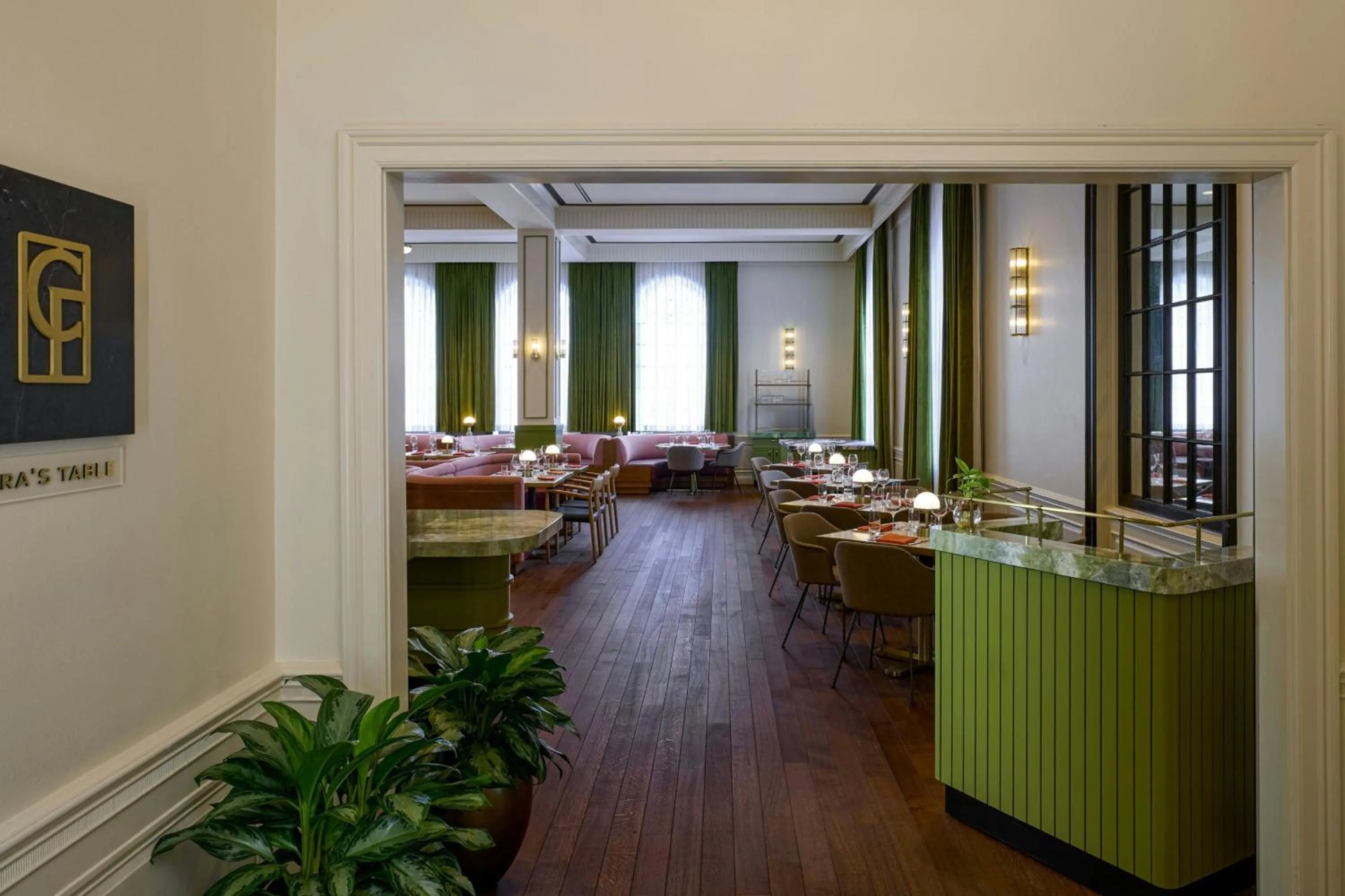 Restaurant/places to eat in Dearborn Inn, Autograph Collection