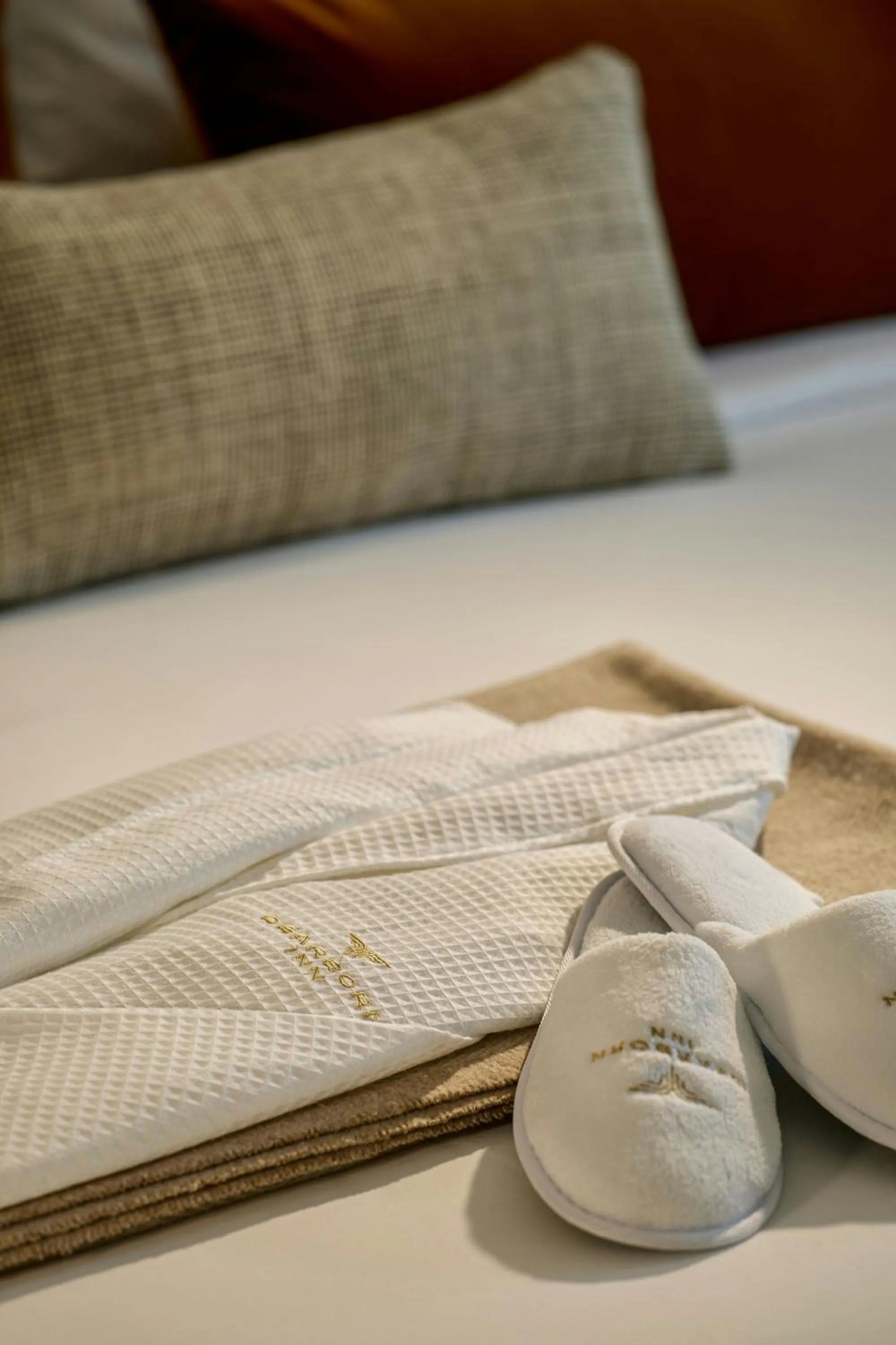 Photo of the whole room, Bed in Dearborn Inn, Autograph Collection