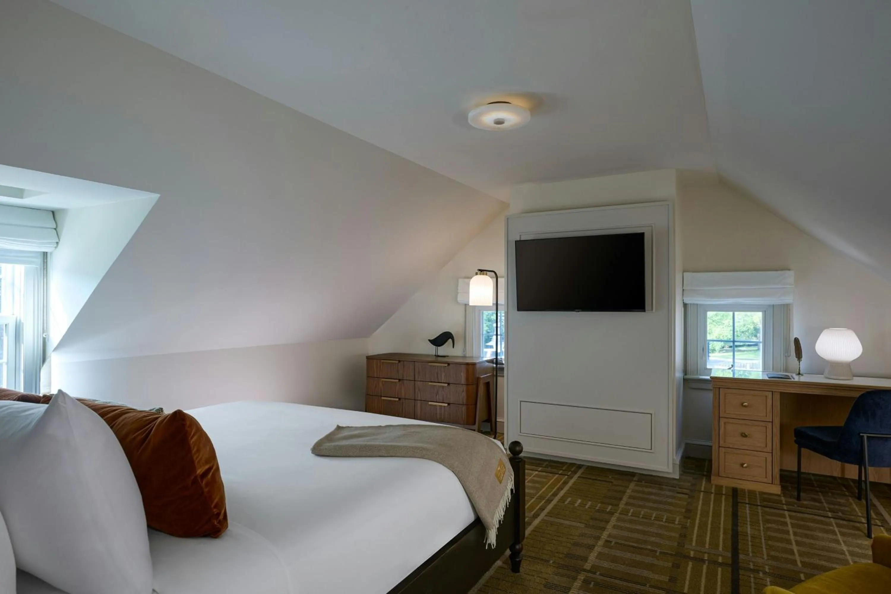 Bedroom, Bed in Dearborn Inn, Autograph Collection