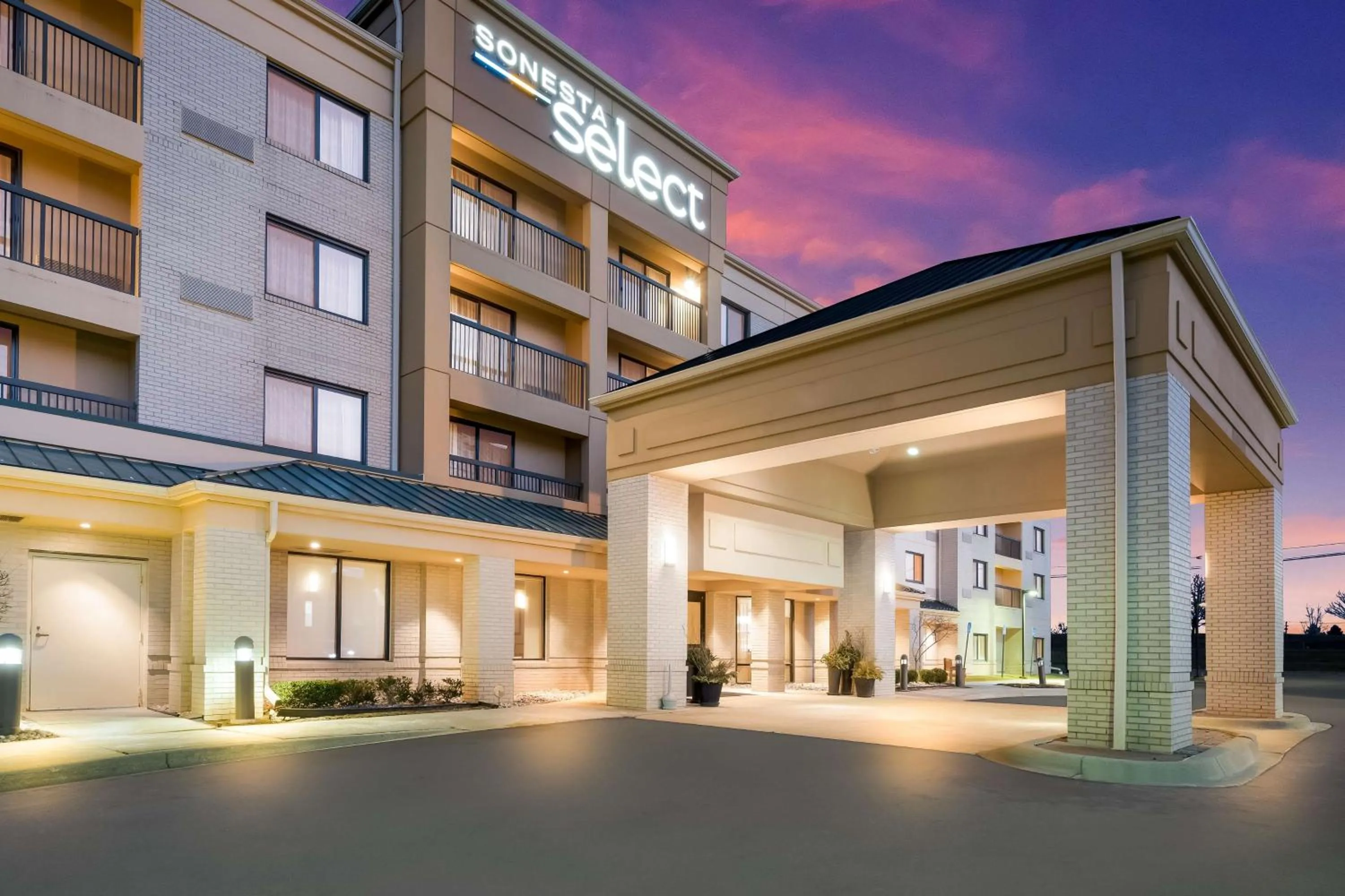 Property building in Sonesta Select Detroit Novi