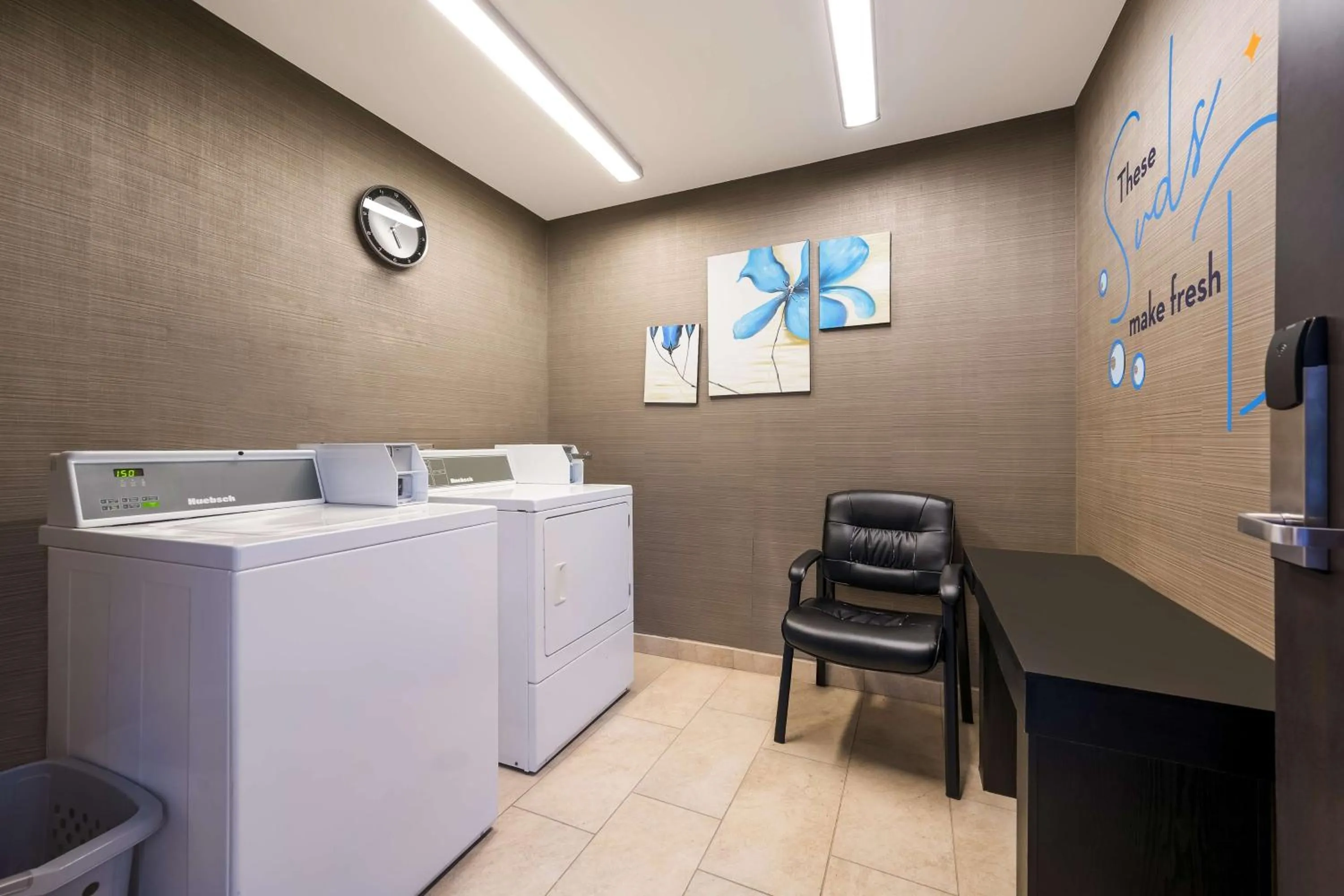 laundry in Sonesta Select Detroit Novi