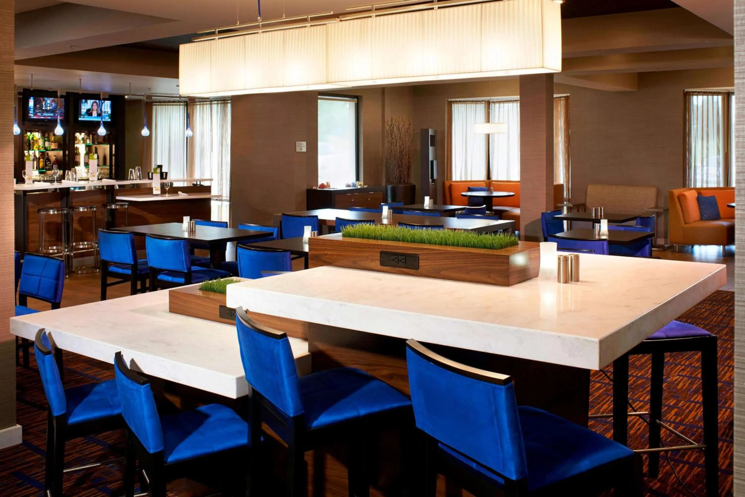 Restaurant/places to eat in Sonesta Select Detroit Novi