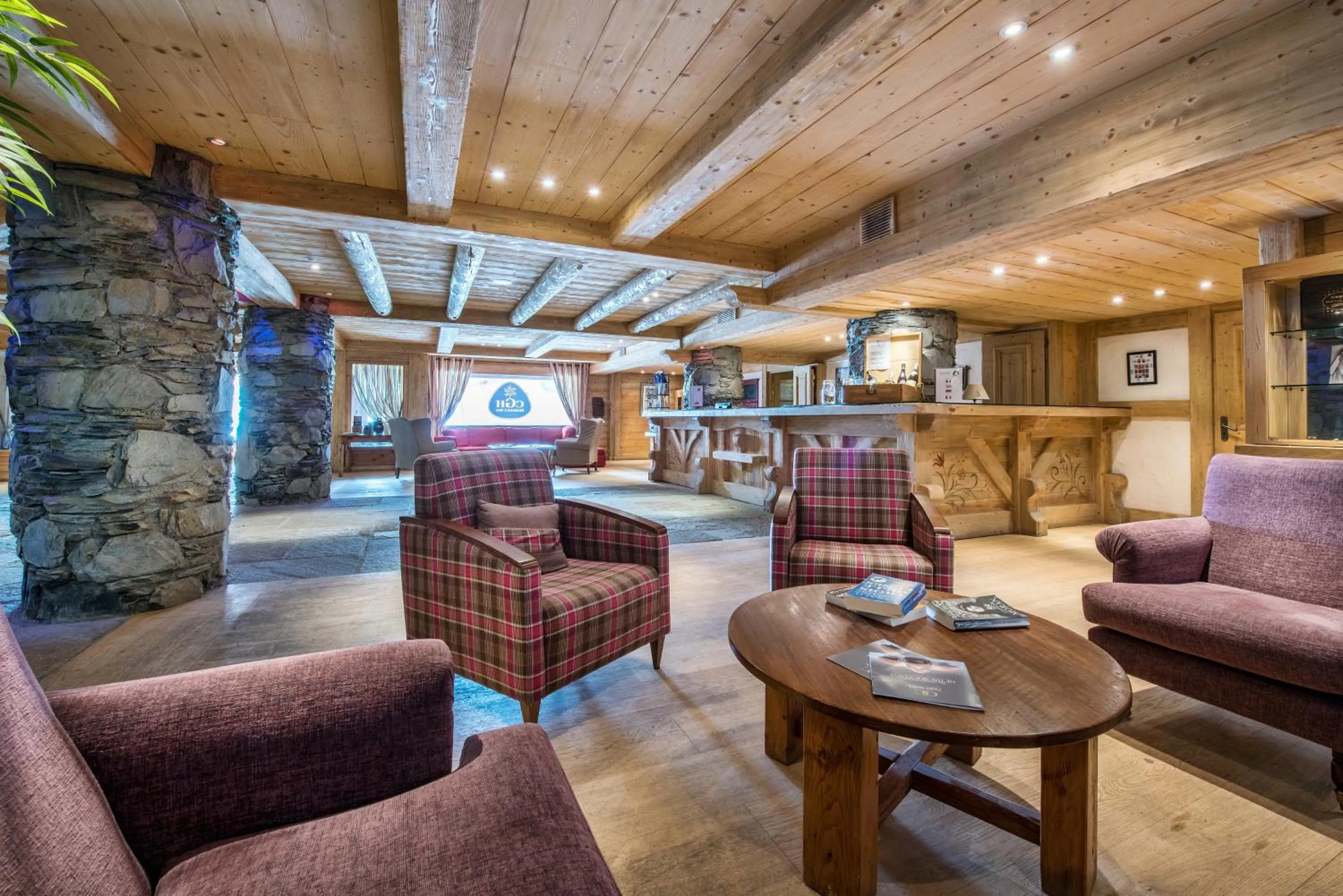 Lobby or reception in CGH Résidences & Spas Les Cimes Blanches