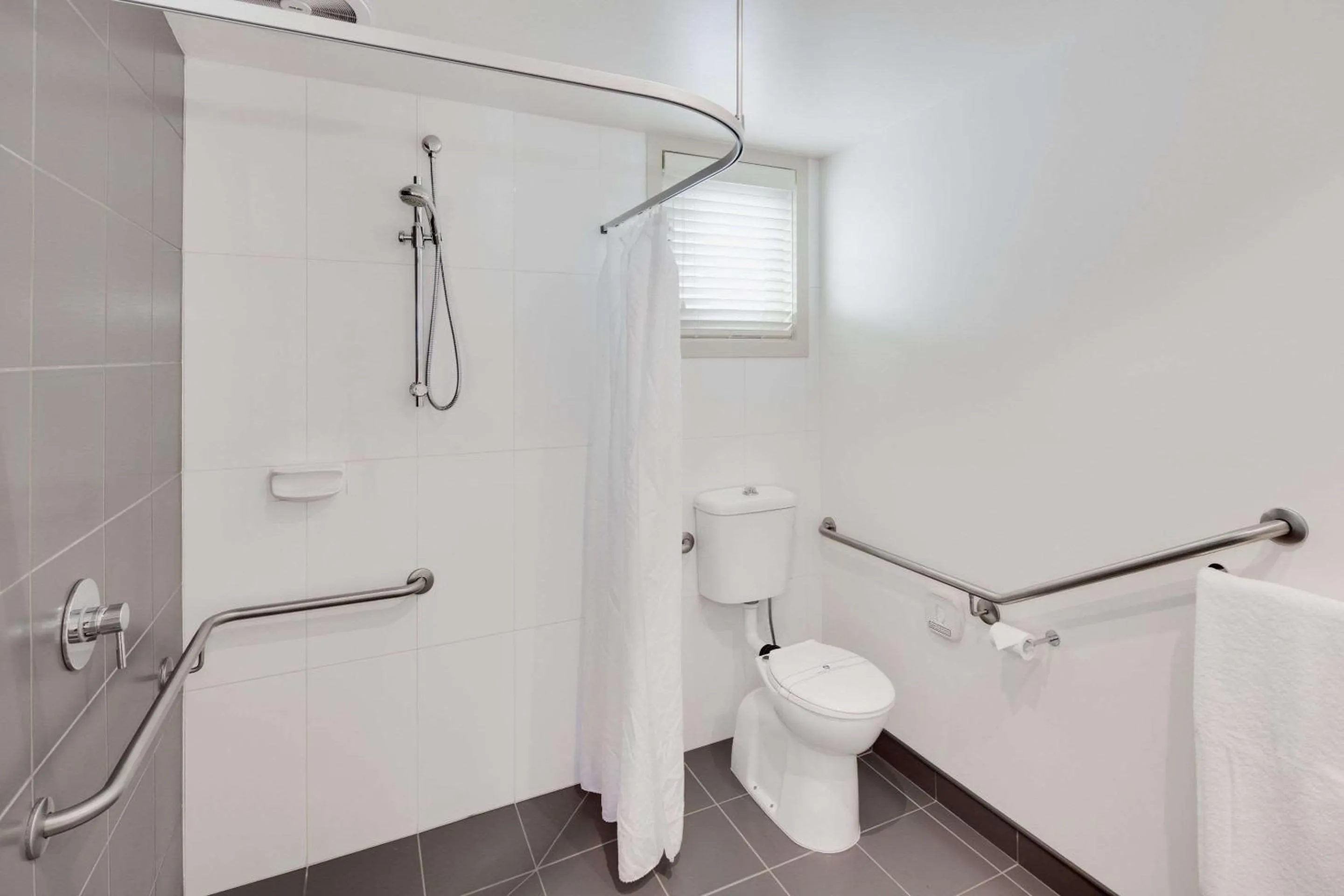 Bathroom in Drouin Motel