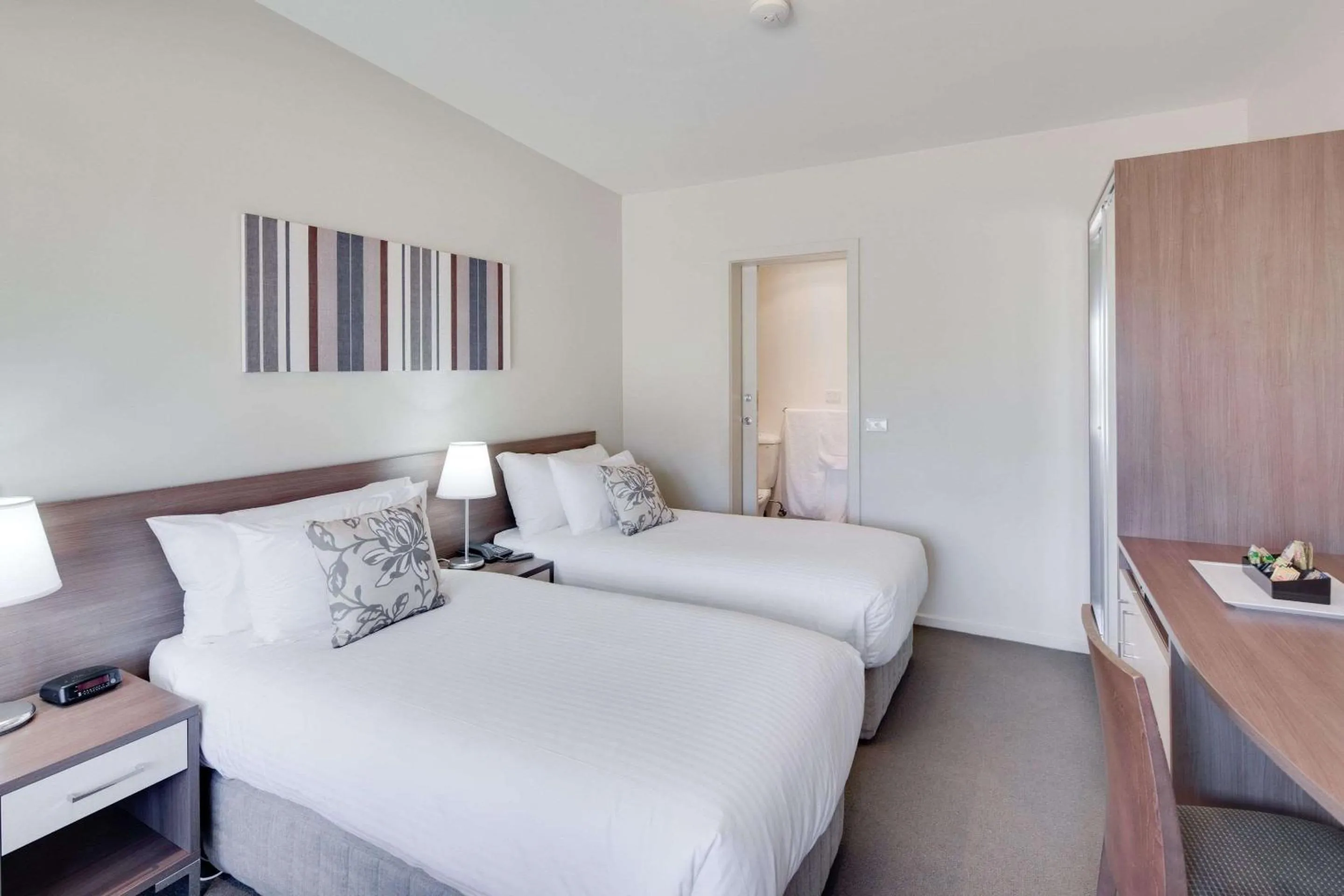 Photo of the whole room, Bed in Drouin Motel