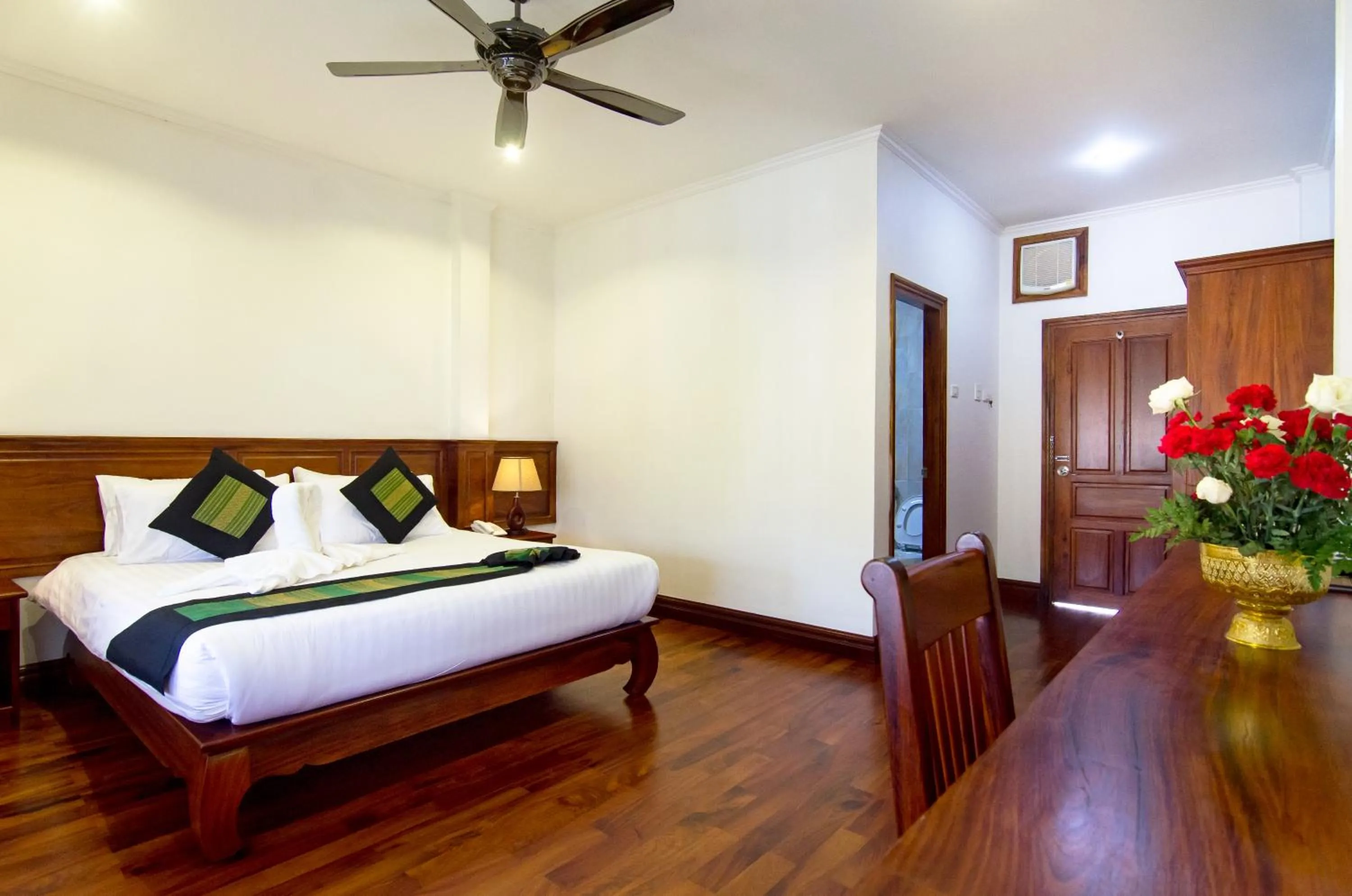 Photo of the whole room, Bed in Villa Chitdara