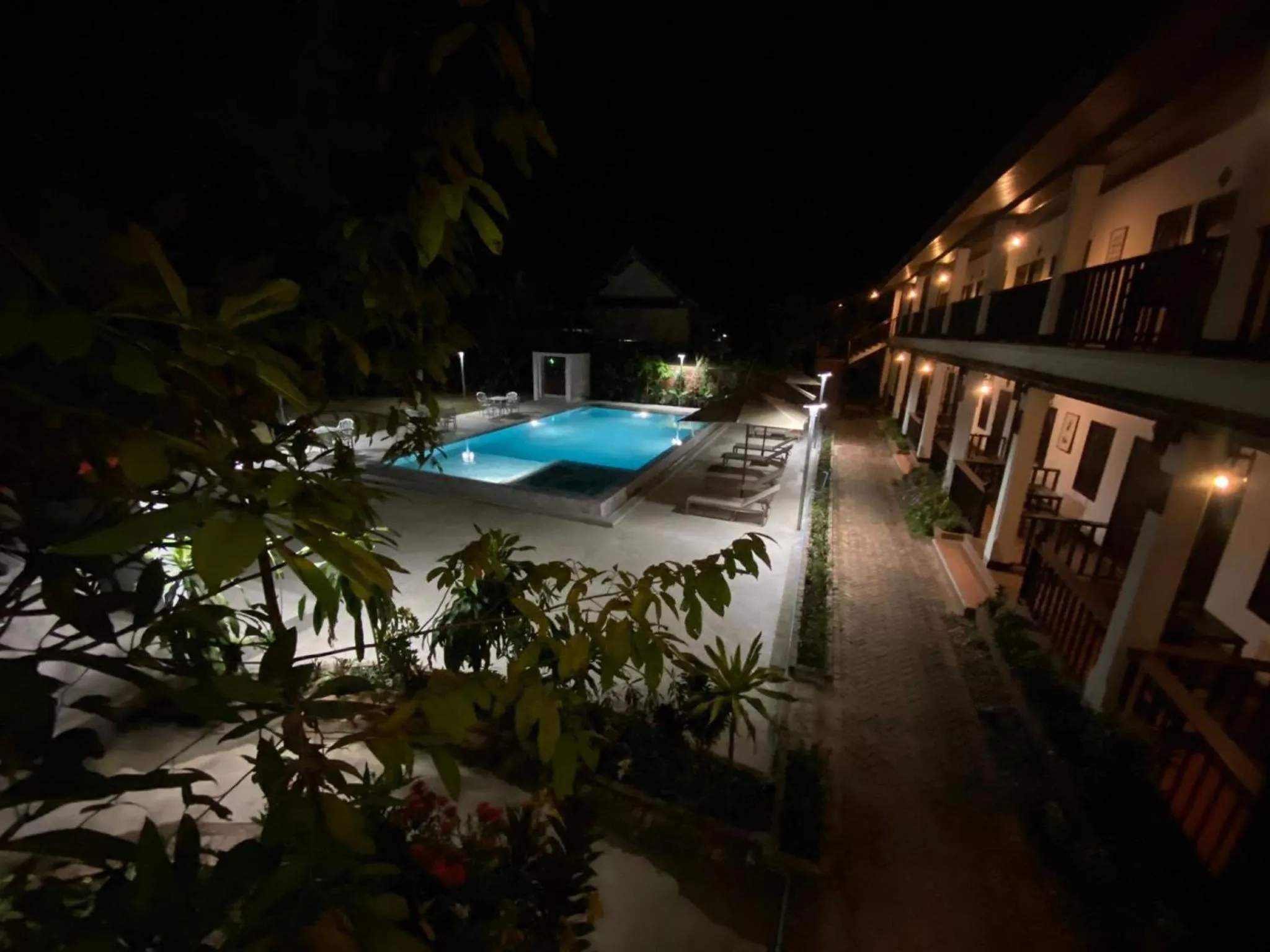 Swimming pool in Vangsavath Hotel