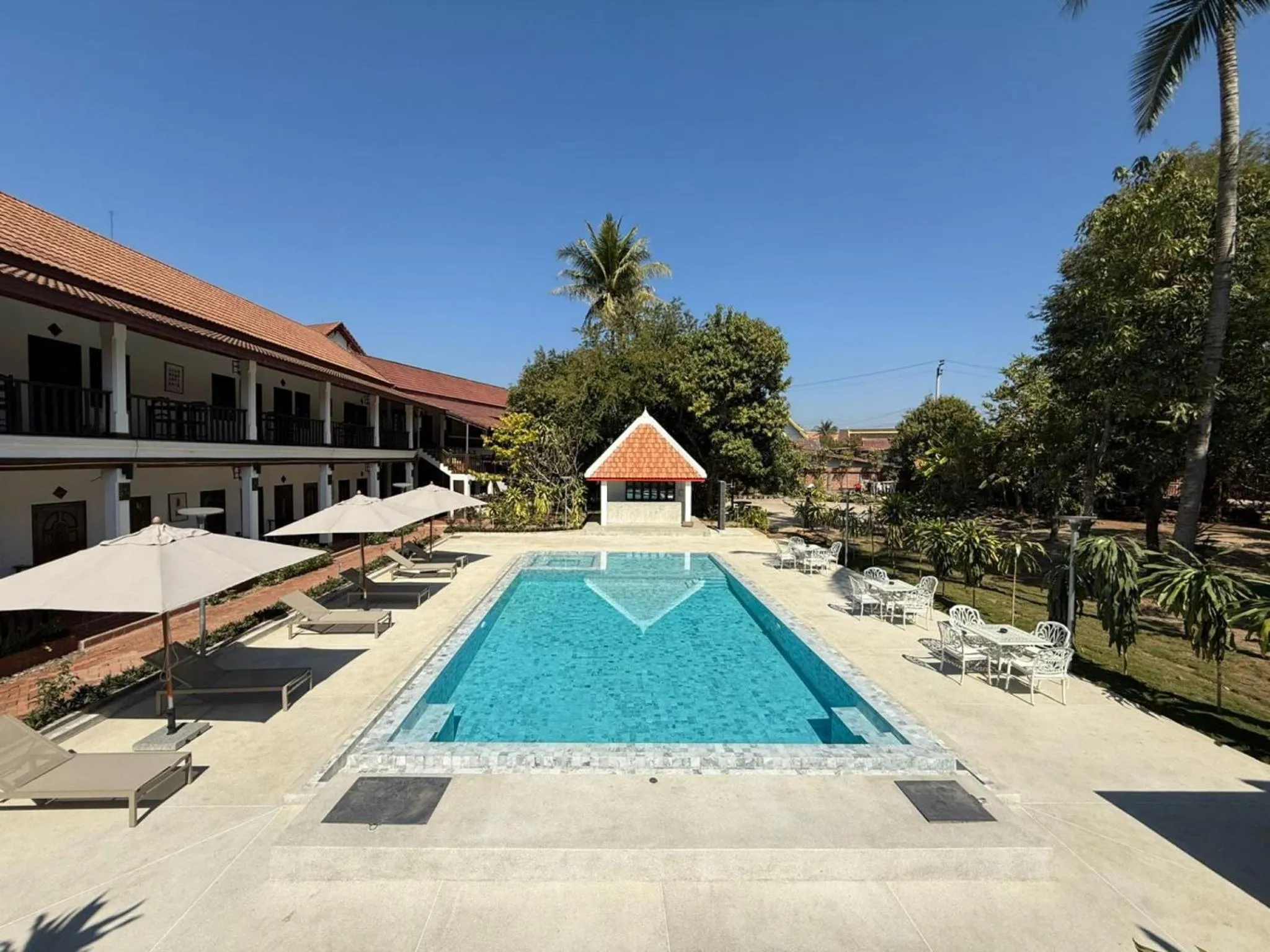 Swimming pool in Vangsavath Hotel