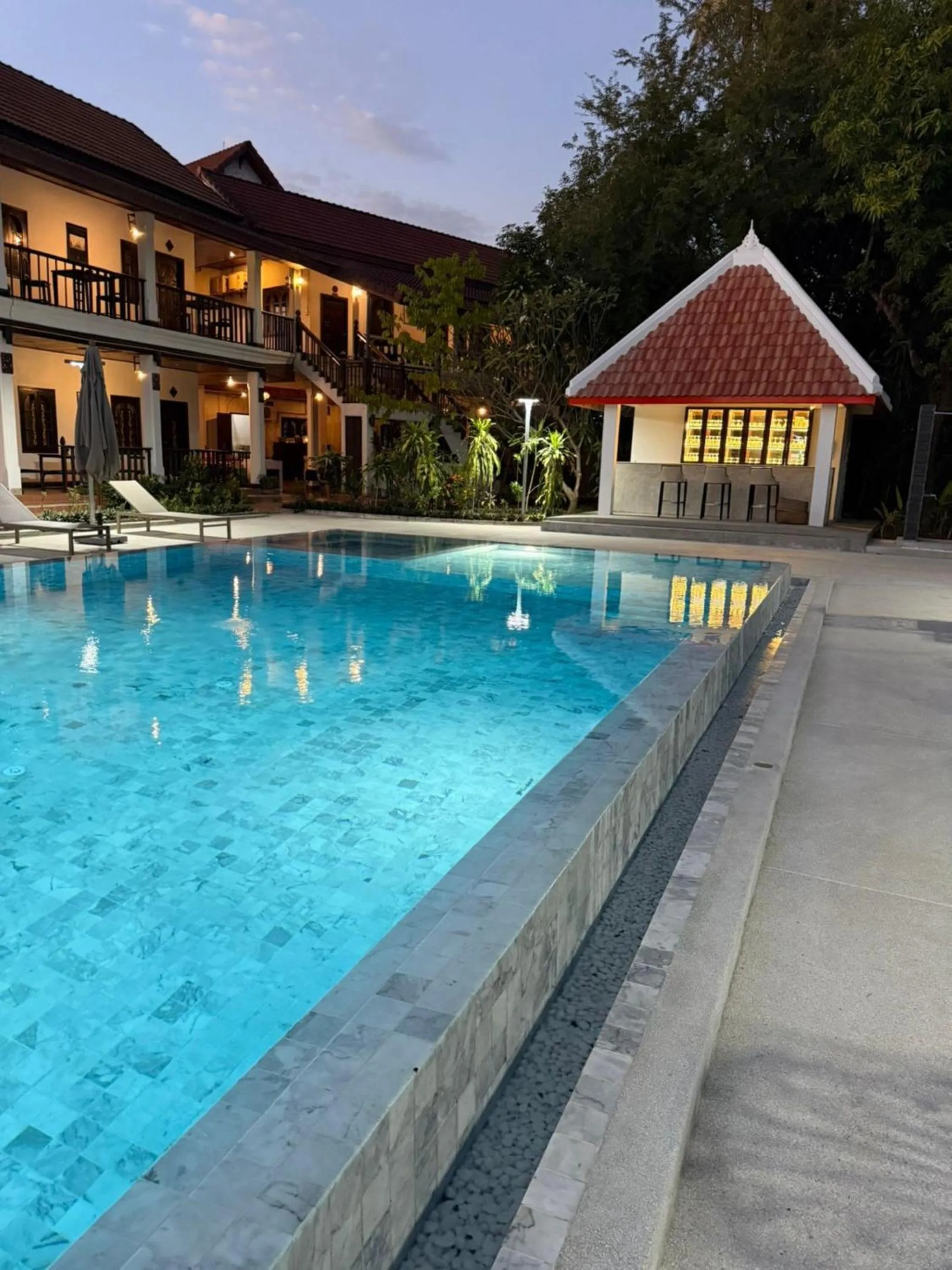 Swimming pool in Vangsavath Hotel