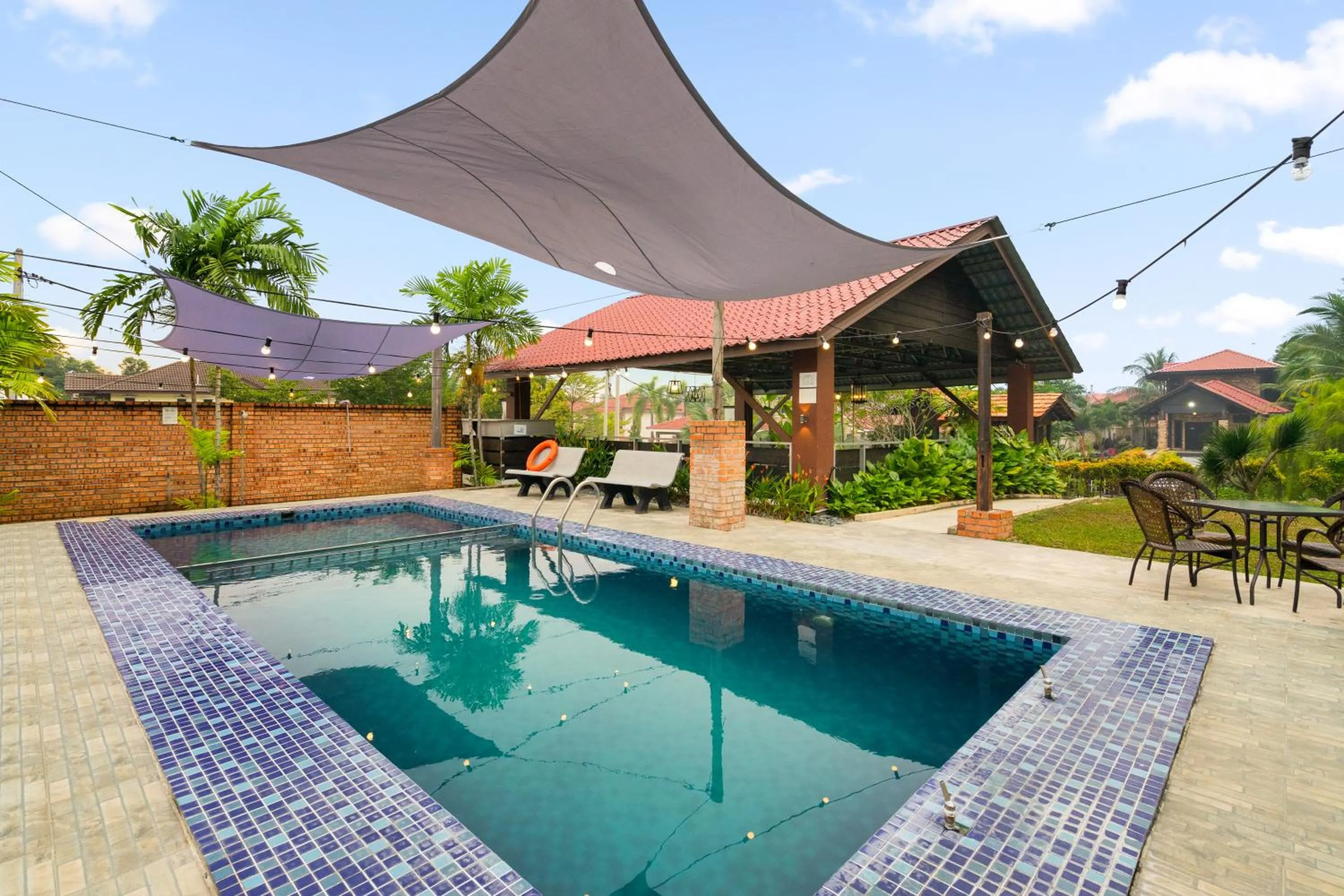 People in Villa Kiambang