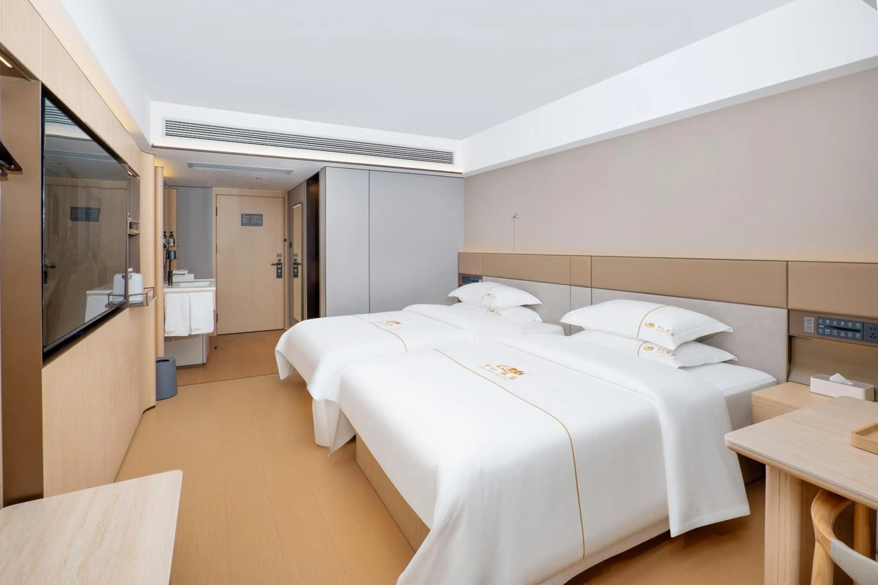 Photo of the whole room, Bed in Guangzhou Junshan Hotel