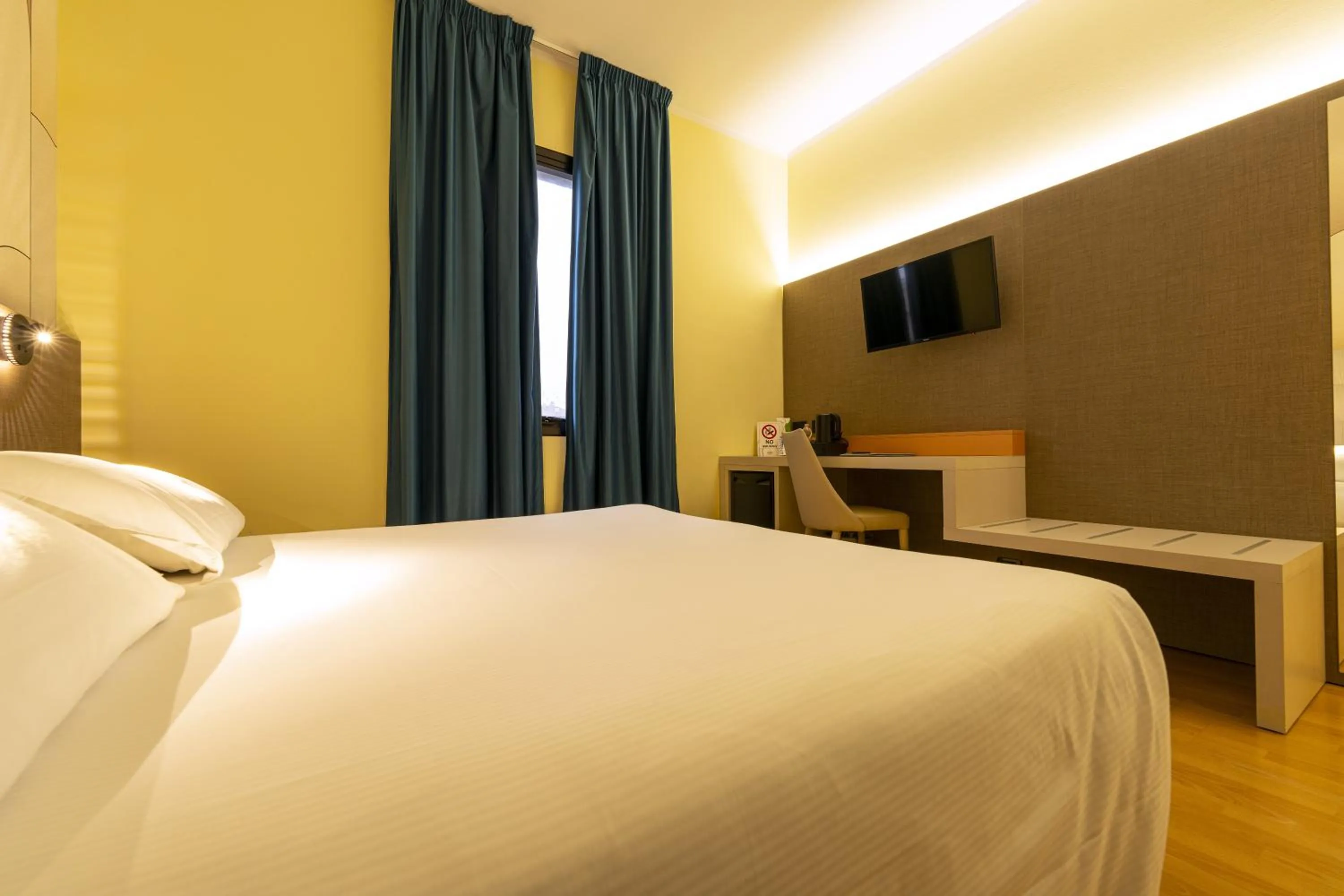 Photo of the whole room, Bed in LVG Hotel Collection - Gardenia