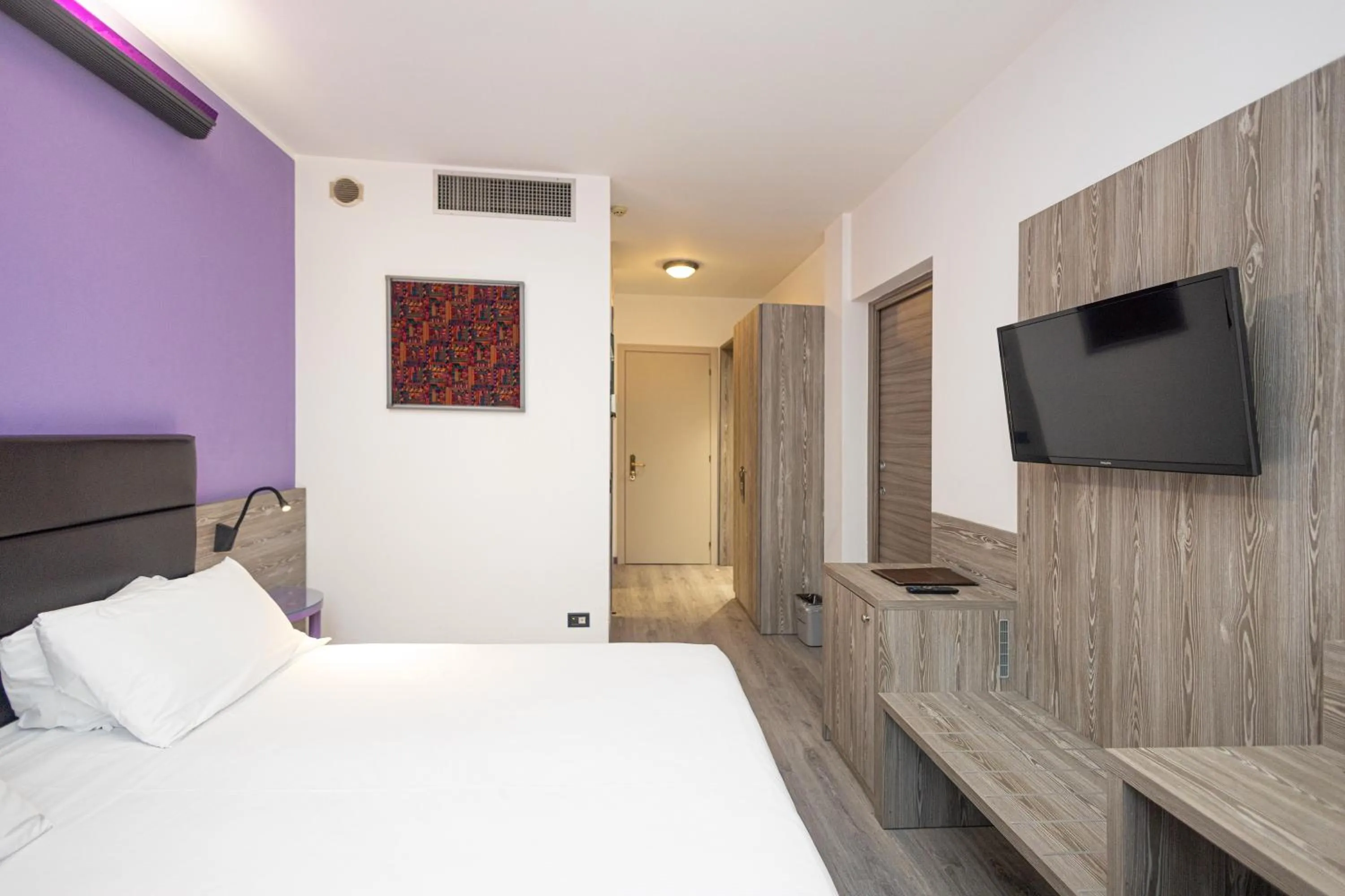 Bed in LVG Hotel Collection - Gardenia