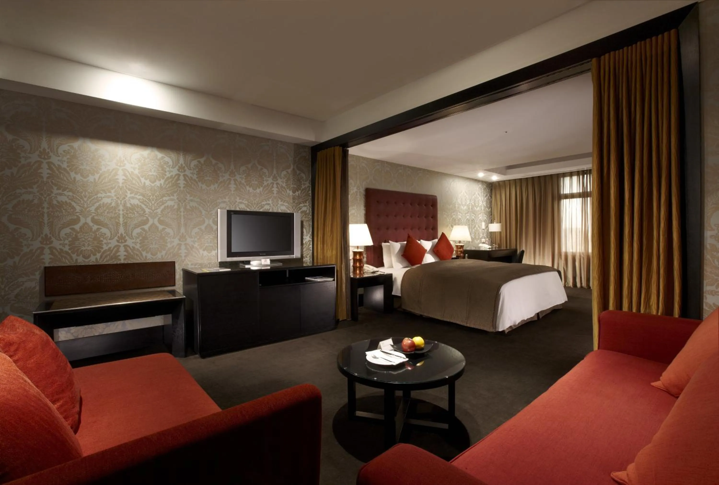 Photo of the whole room, Bed in Hotel Kuva Chateau