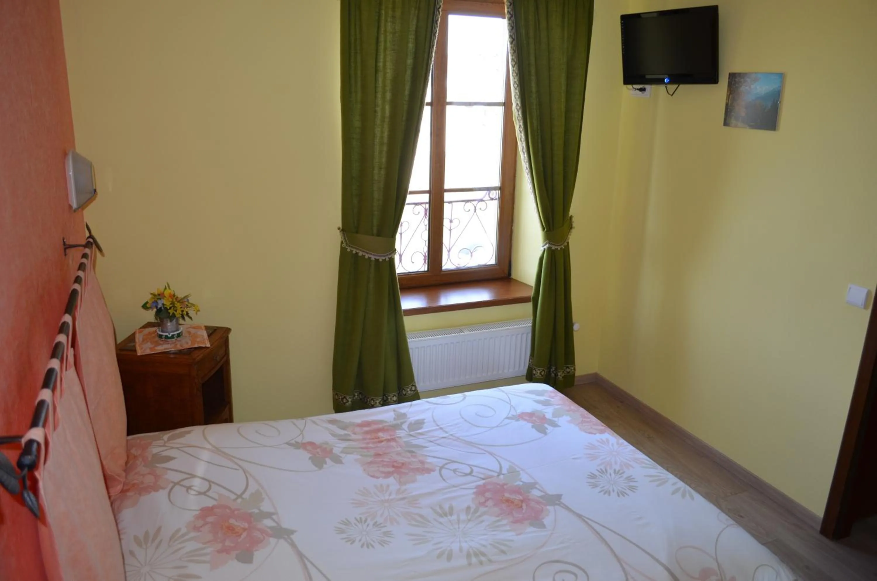 Bed in Logis Hotel & Restaurant - Les Vosges