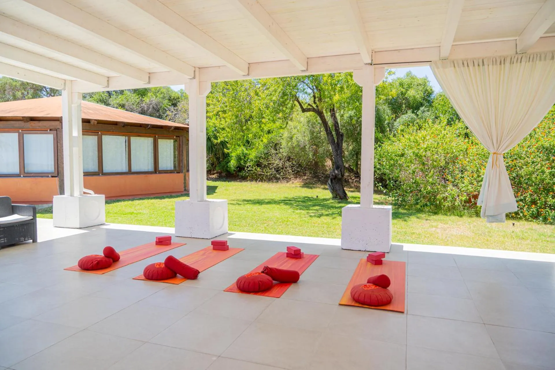 Felix Hotels - Galanias Hotel & Retreat