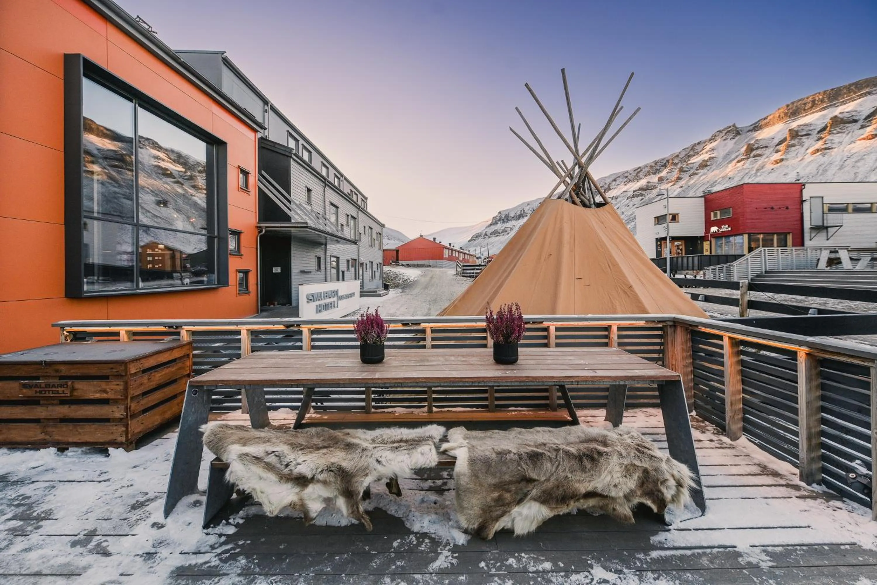 Property building in Svalbard Hotell | Polfareren