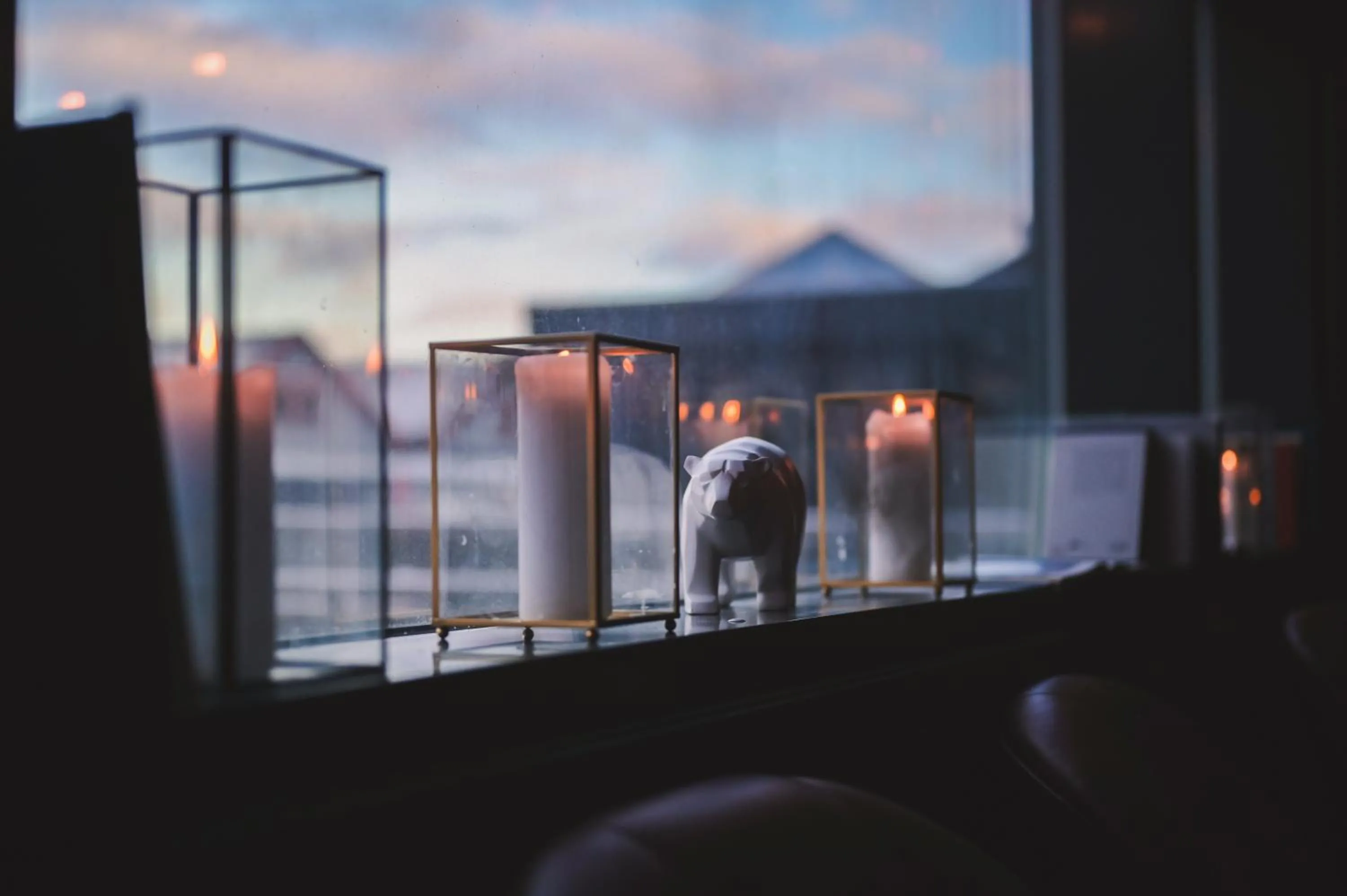 Lobby or reception in Svalbard Hotell | Polfareren
