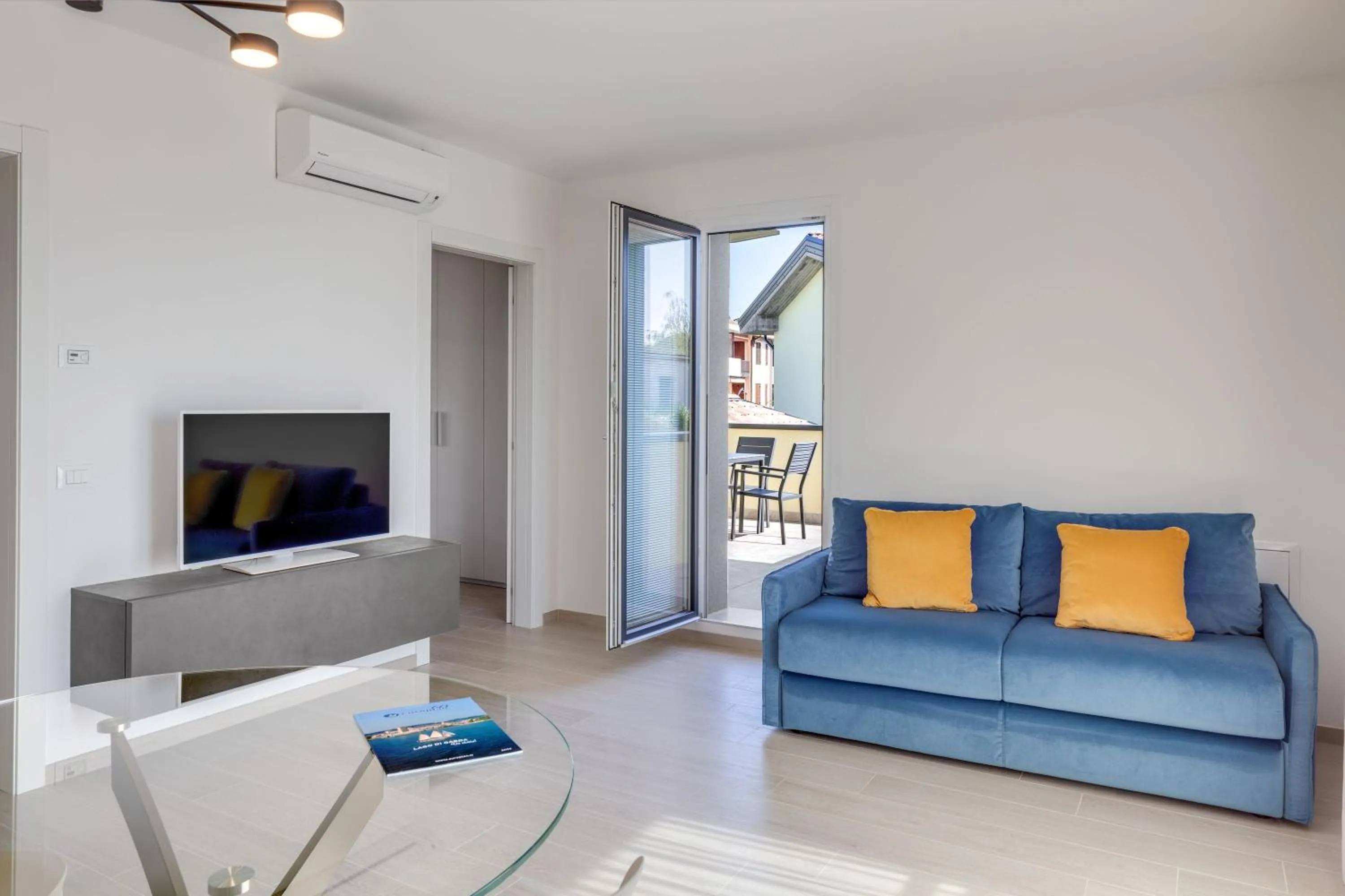 TV and multimedia in Oleandro Holiday Apartments