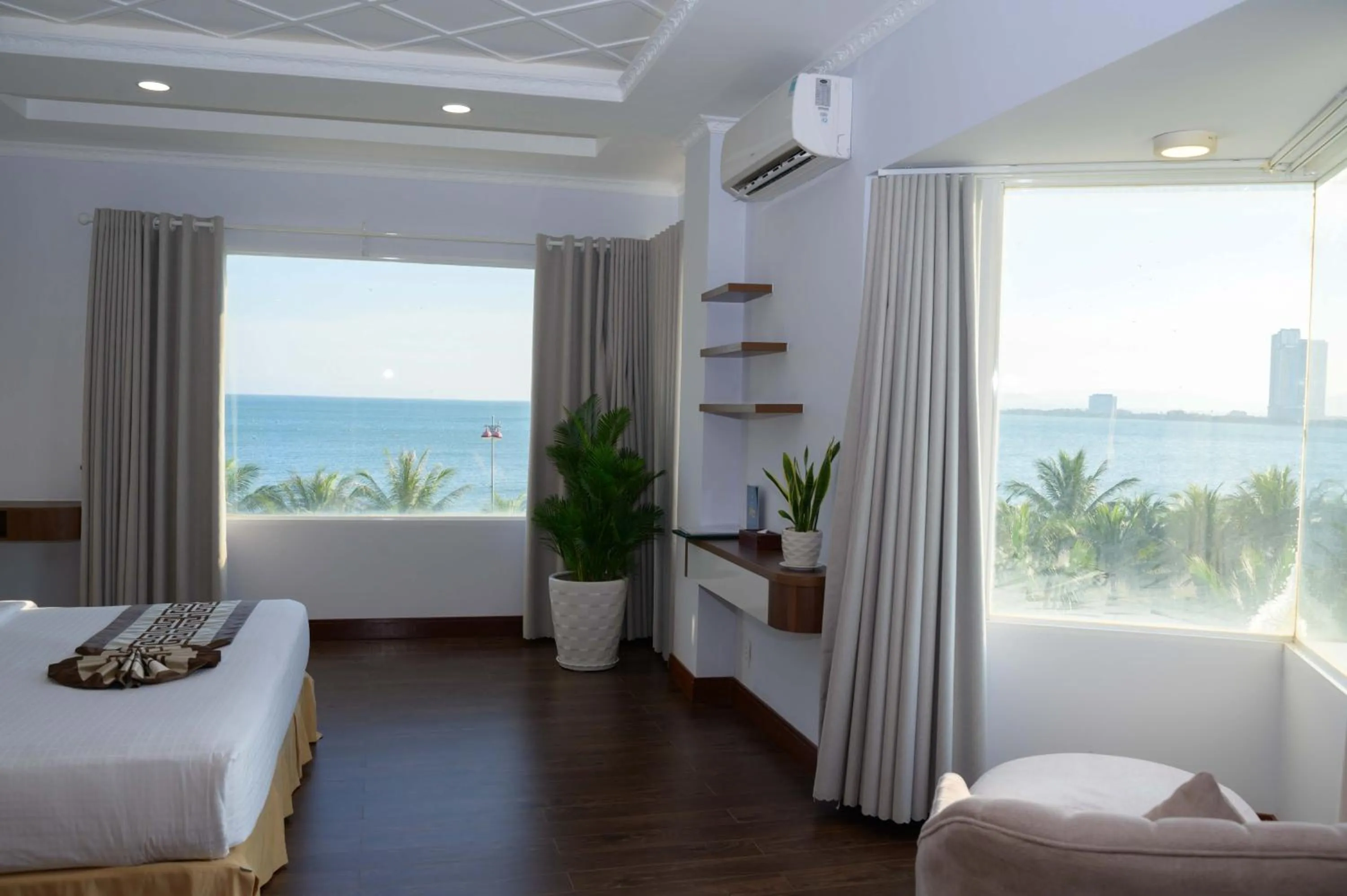 Bed in Saigon - Ninh Chu Hotel & Resort