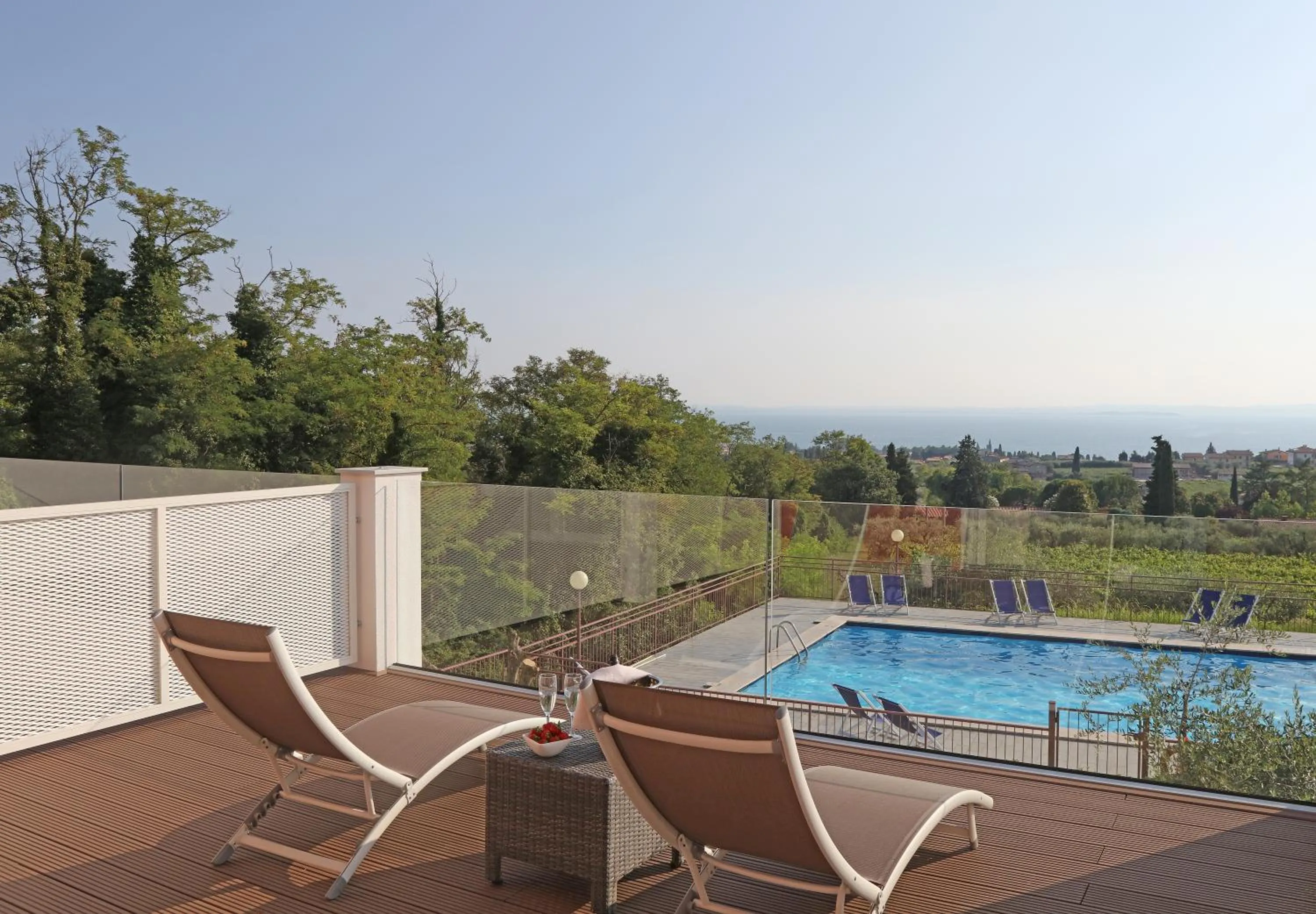 Pool view in Appartamenti Bellavista