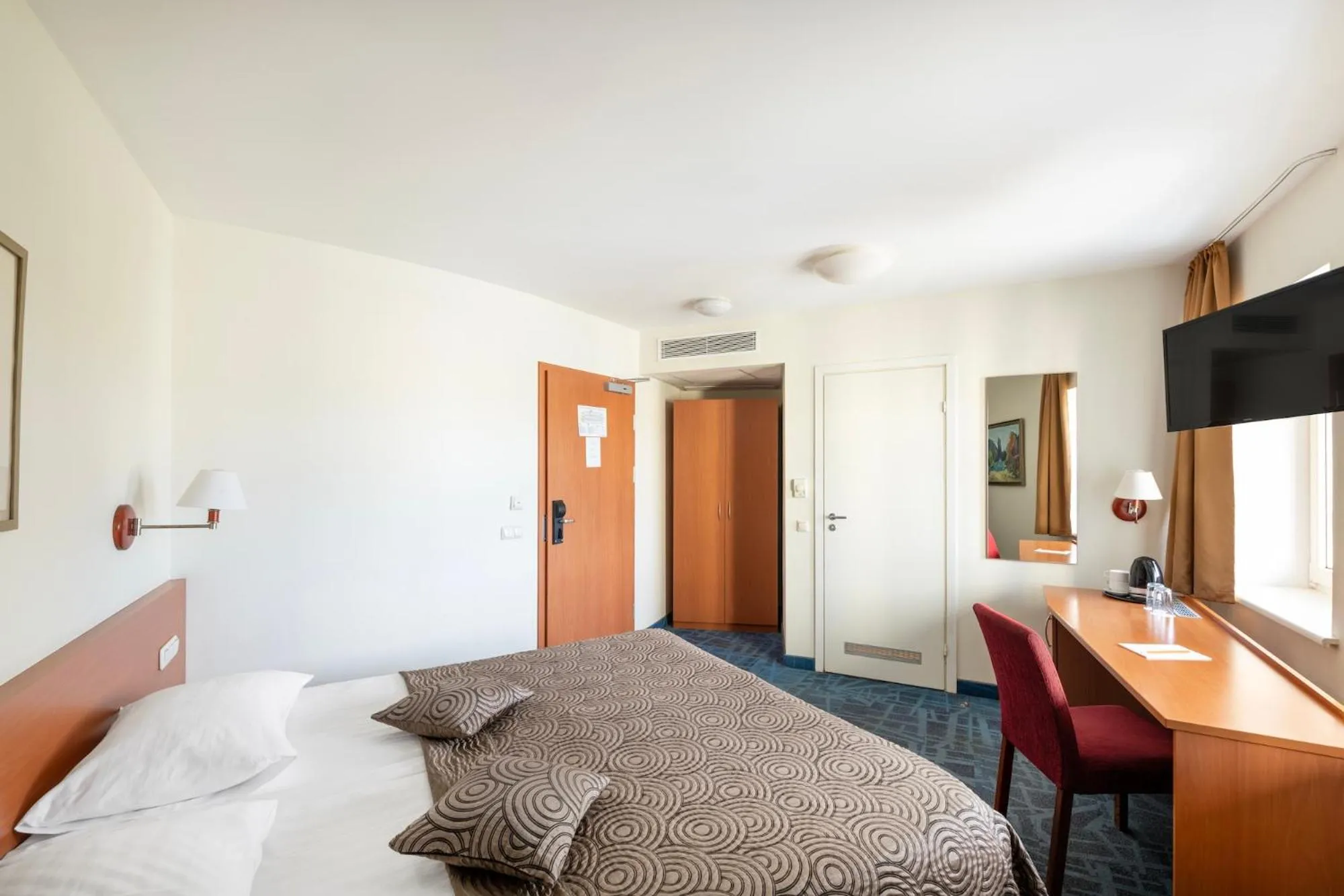 Photo of the whole room, Bed in Art City Inn