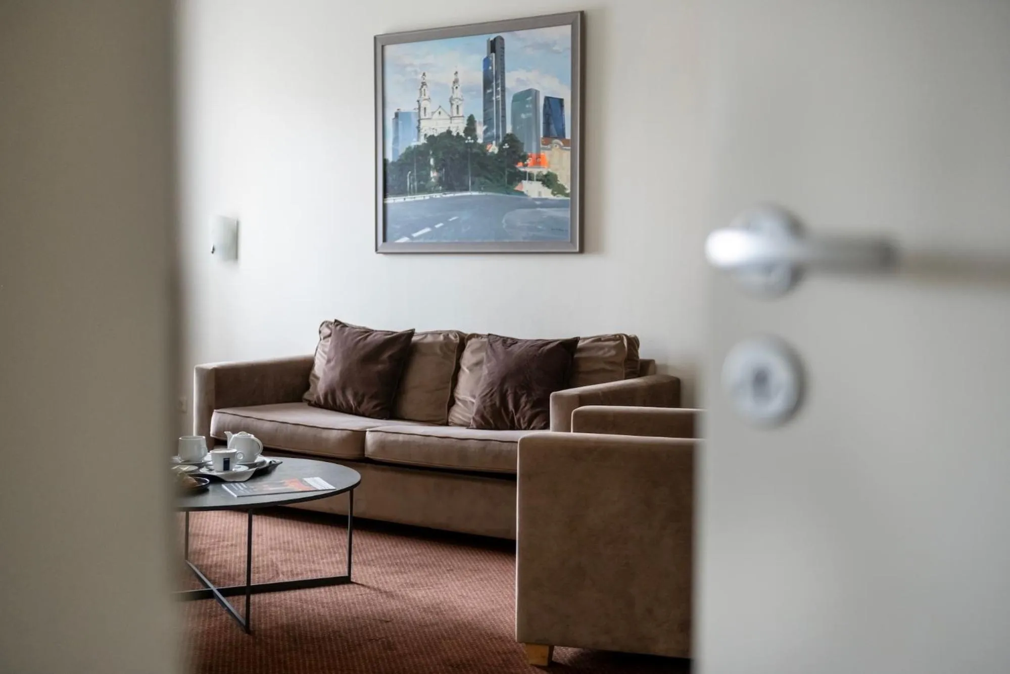 Living room in Art City Inn