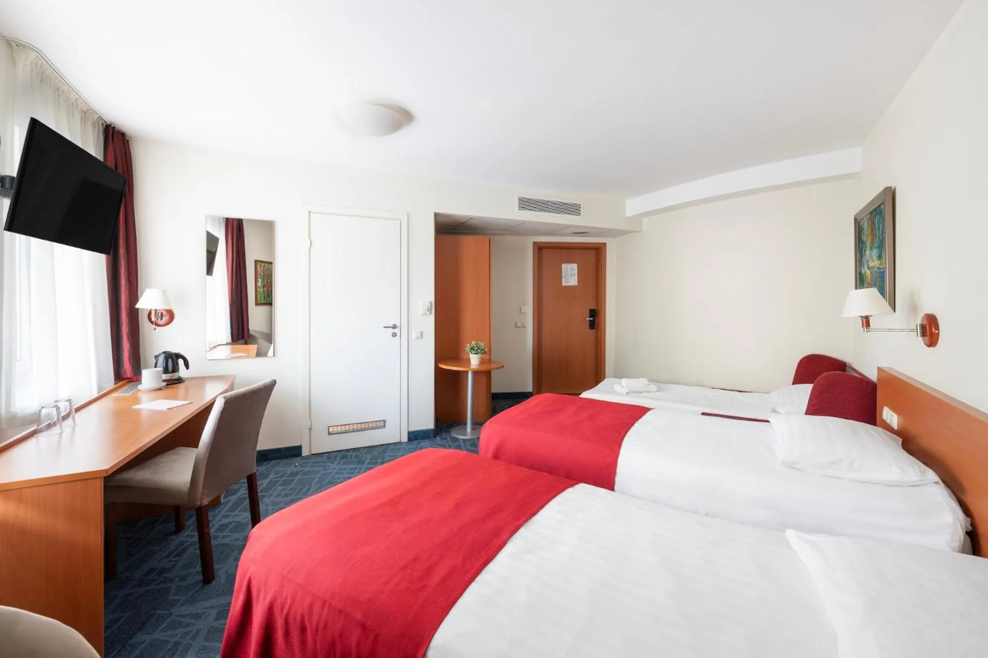 Photo of the whole room, Bed in Art City Inn