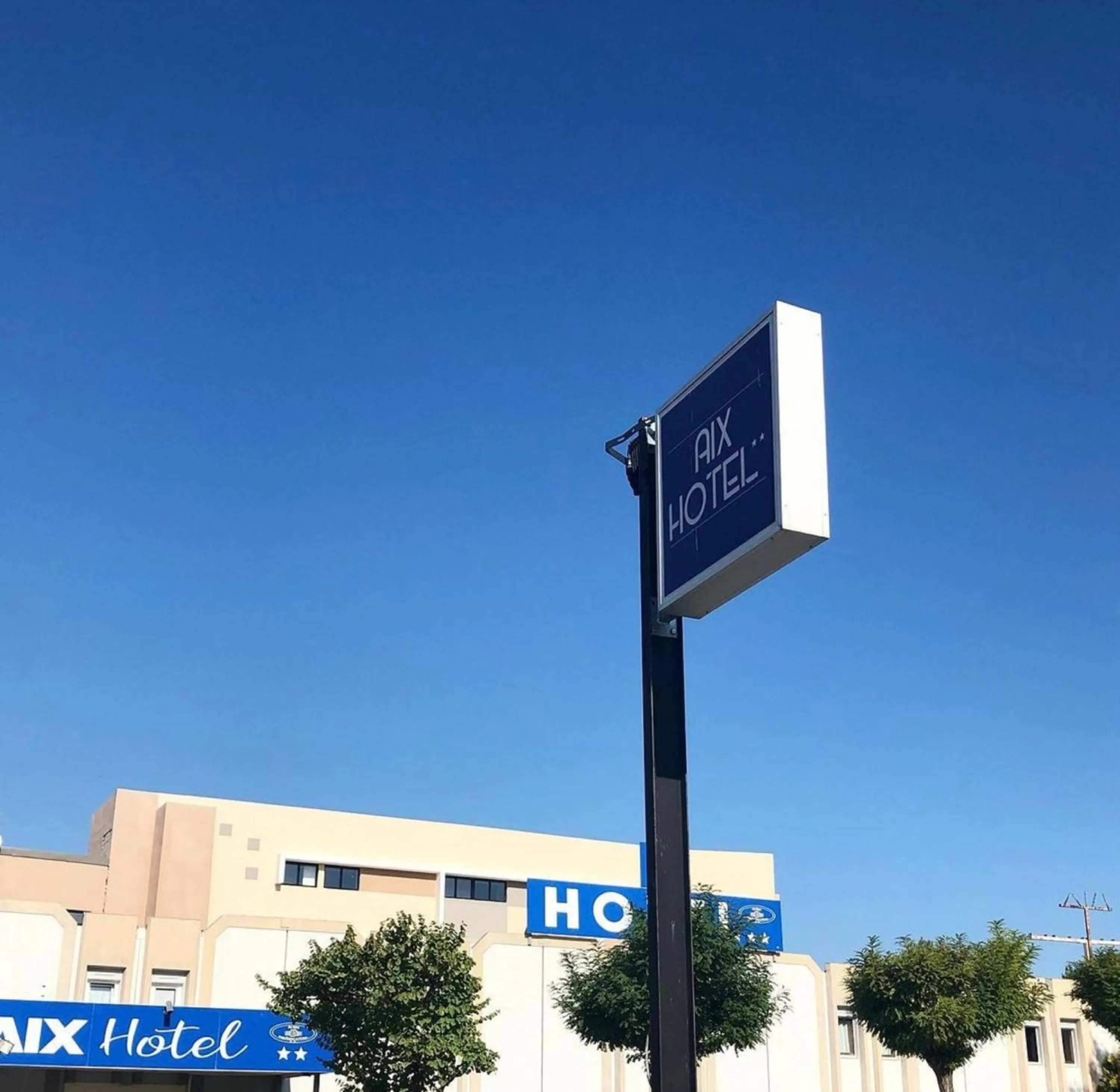 Facade/entrance in Aix Hotel