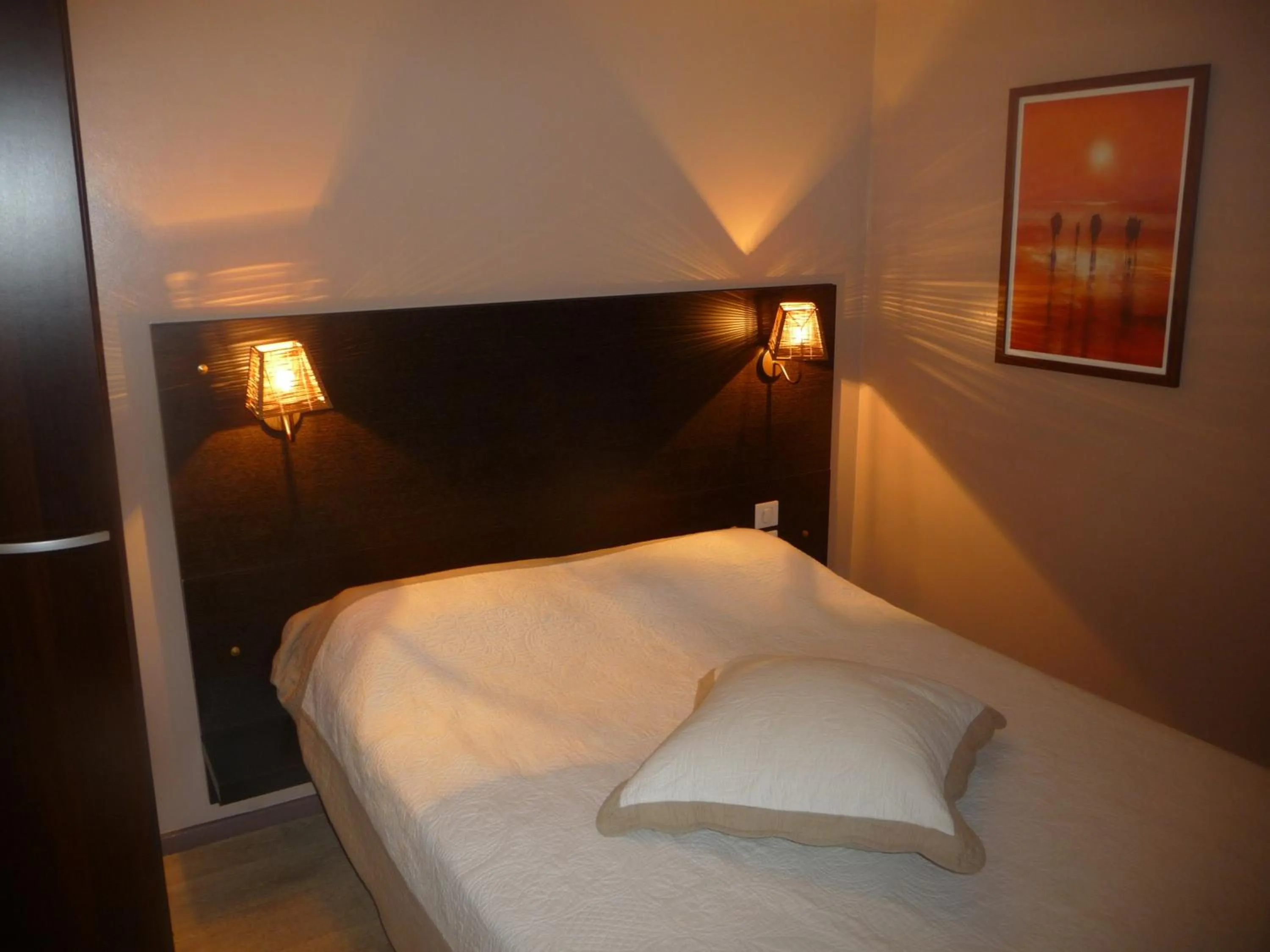 Bed in Aix Hotel