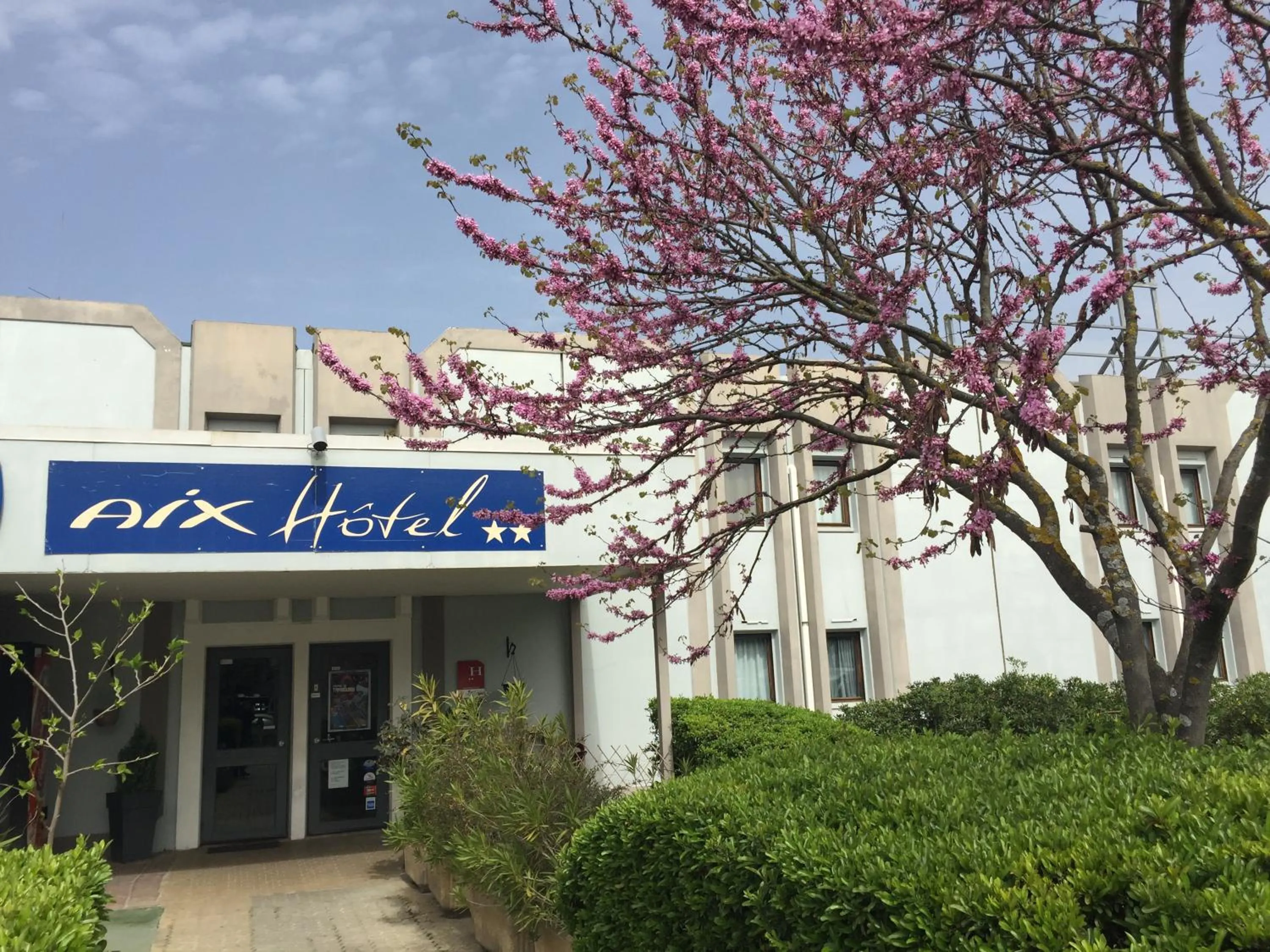 Facade/entrance in Aix Hotel