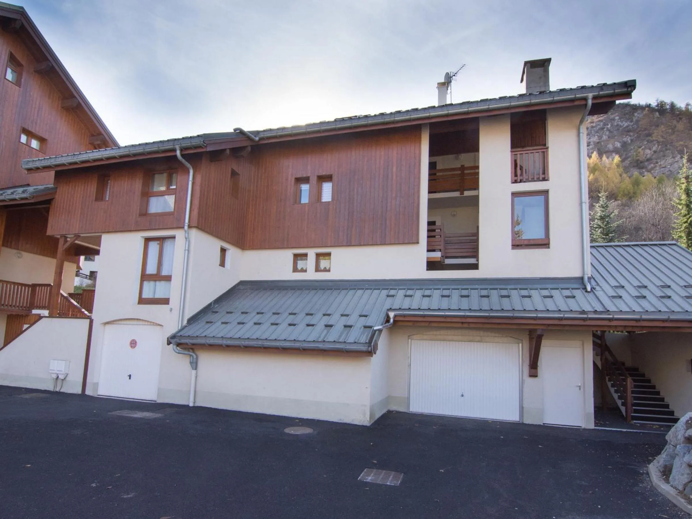 2 Pièces pour 4 Personnes Expo Sud-Est avec Terrasse - FR-1-263-80