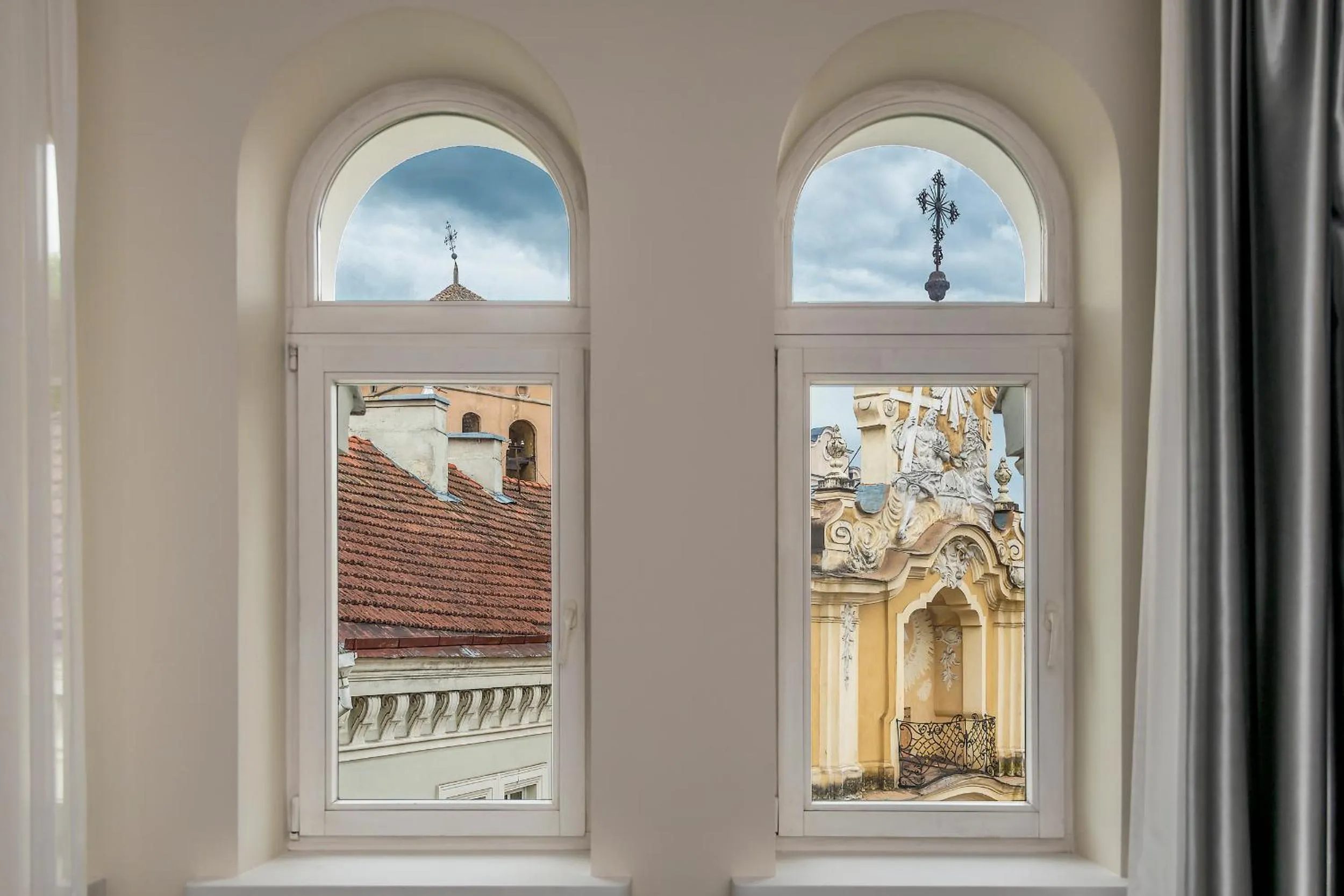 Quiet street view in St Palace Hotel