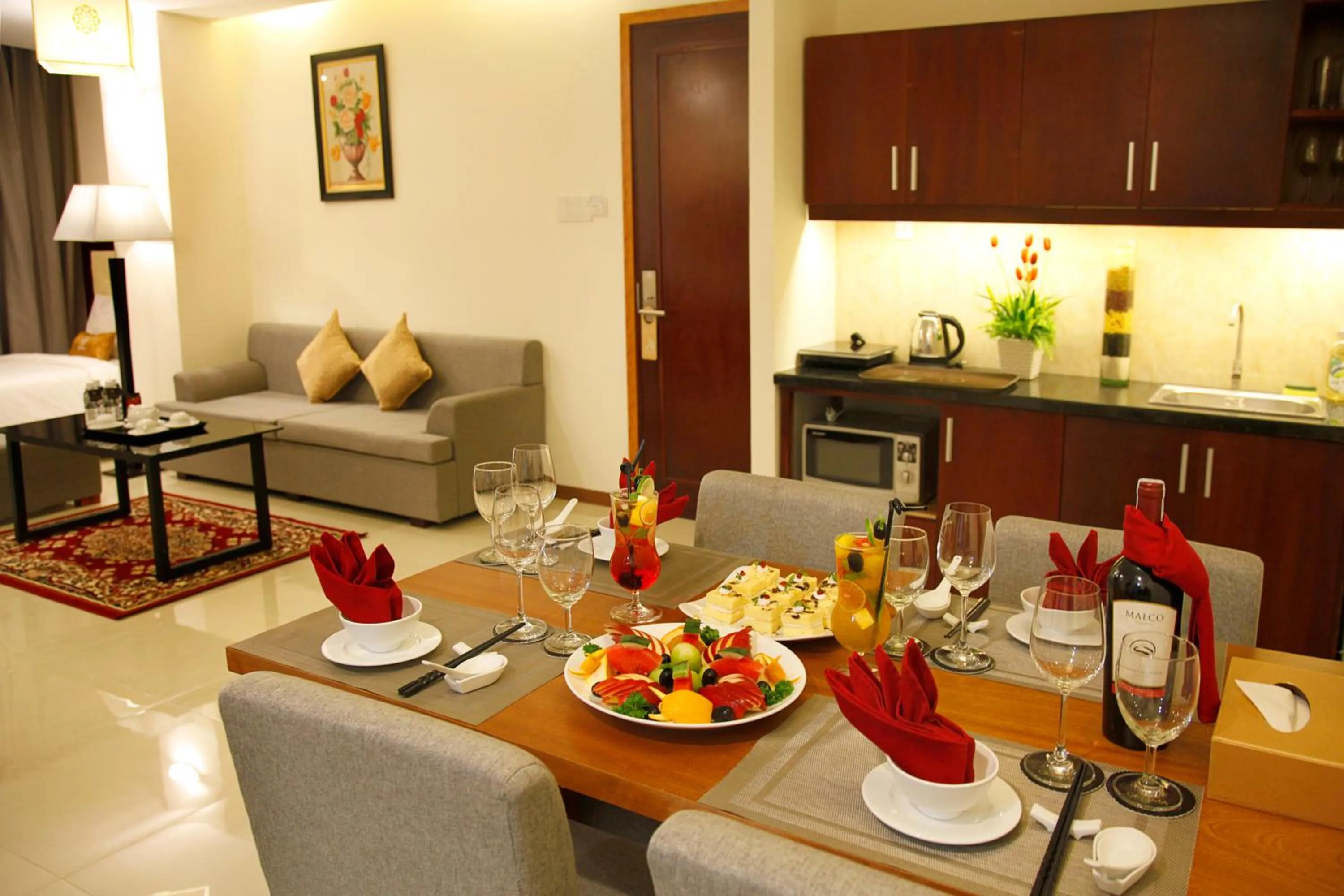 Dining area in Gemma Hotel & Apartment Near Dragon Bridge