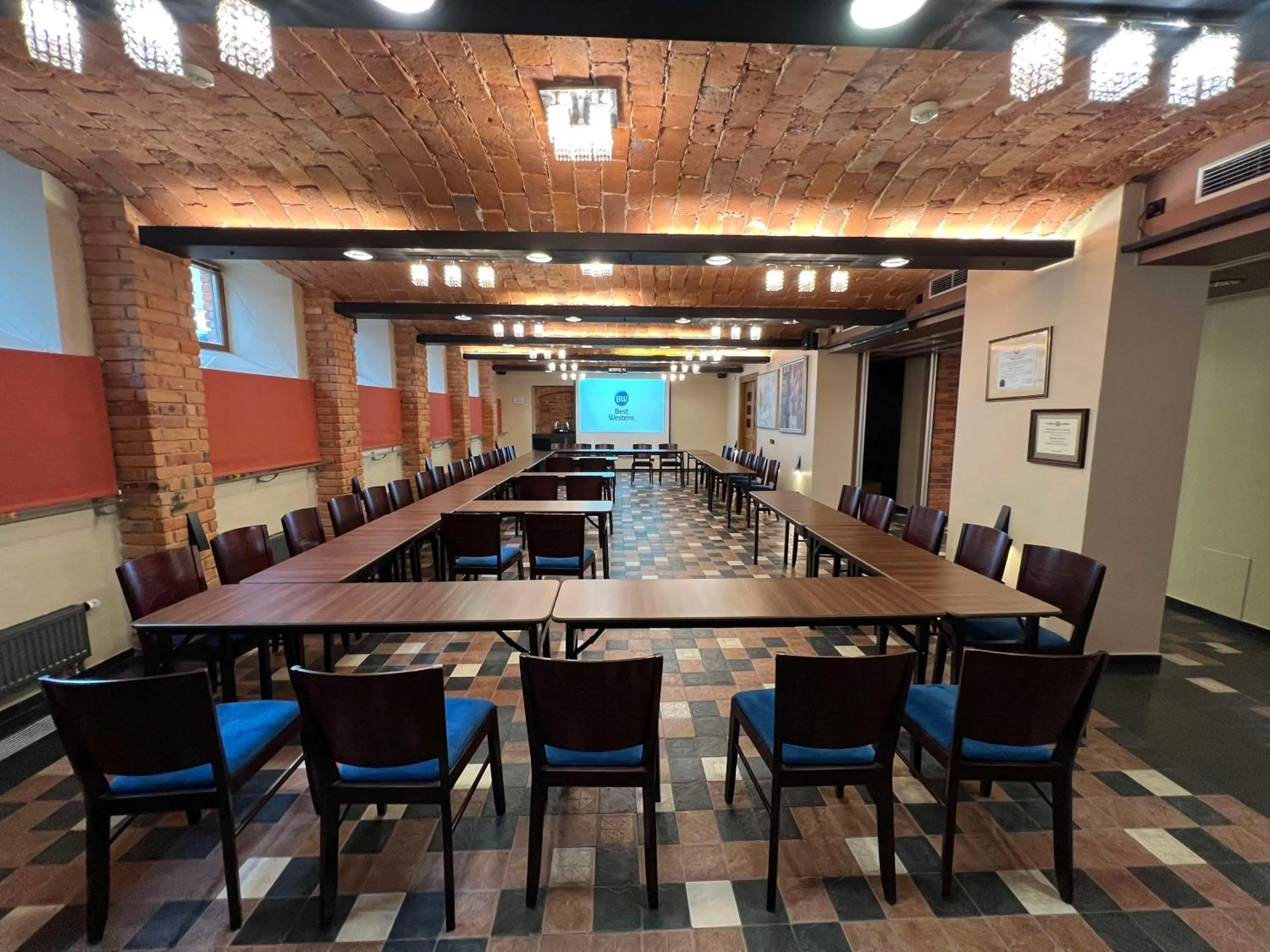 Meeting/conference room in BEST WESTERN Santakos Hotel