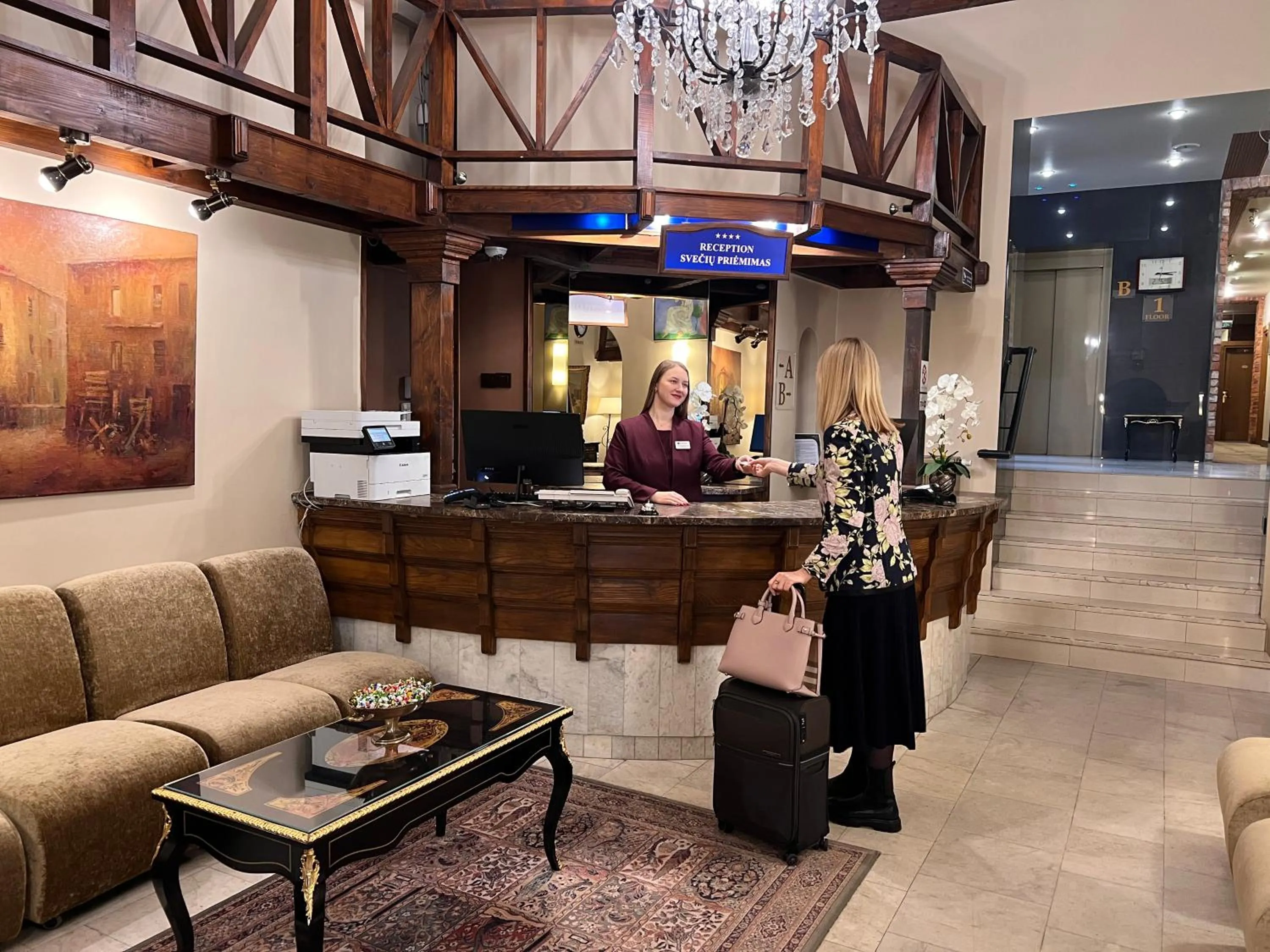 Lobby or reception in BEST WESTERN Santakos Hotel