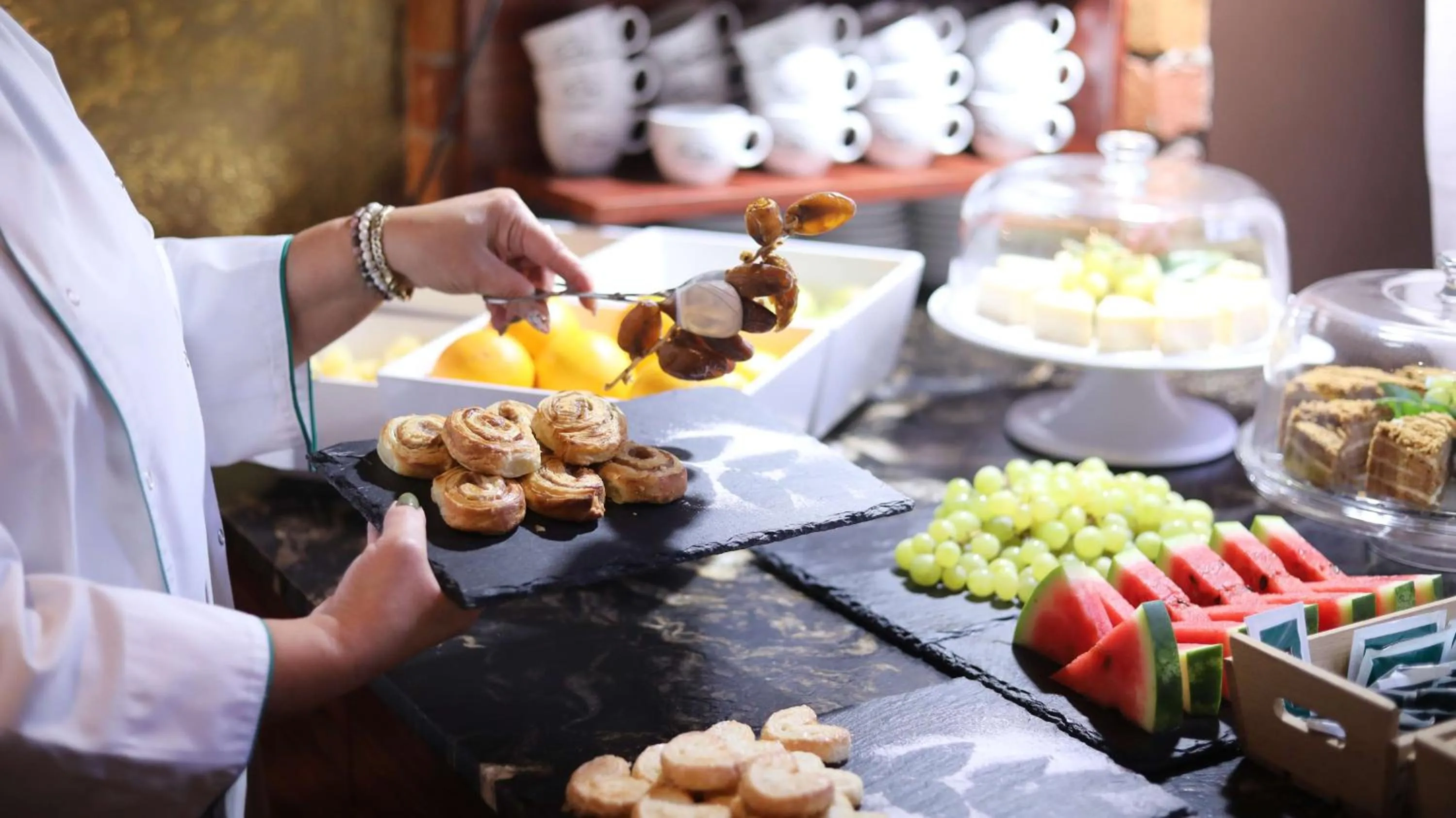 Restaurant/places to eat in BEST WESTERN Santakos Hotel